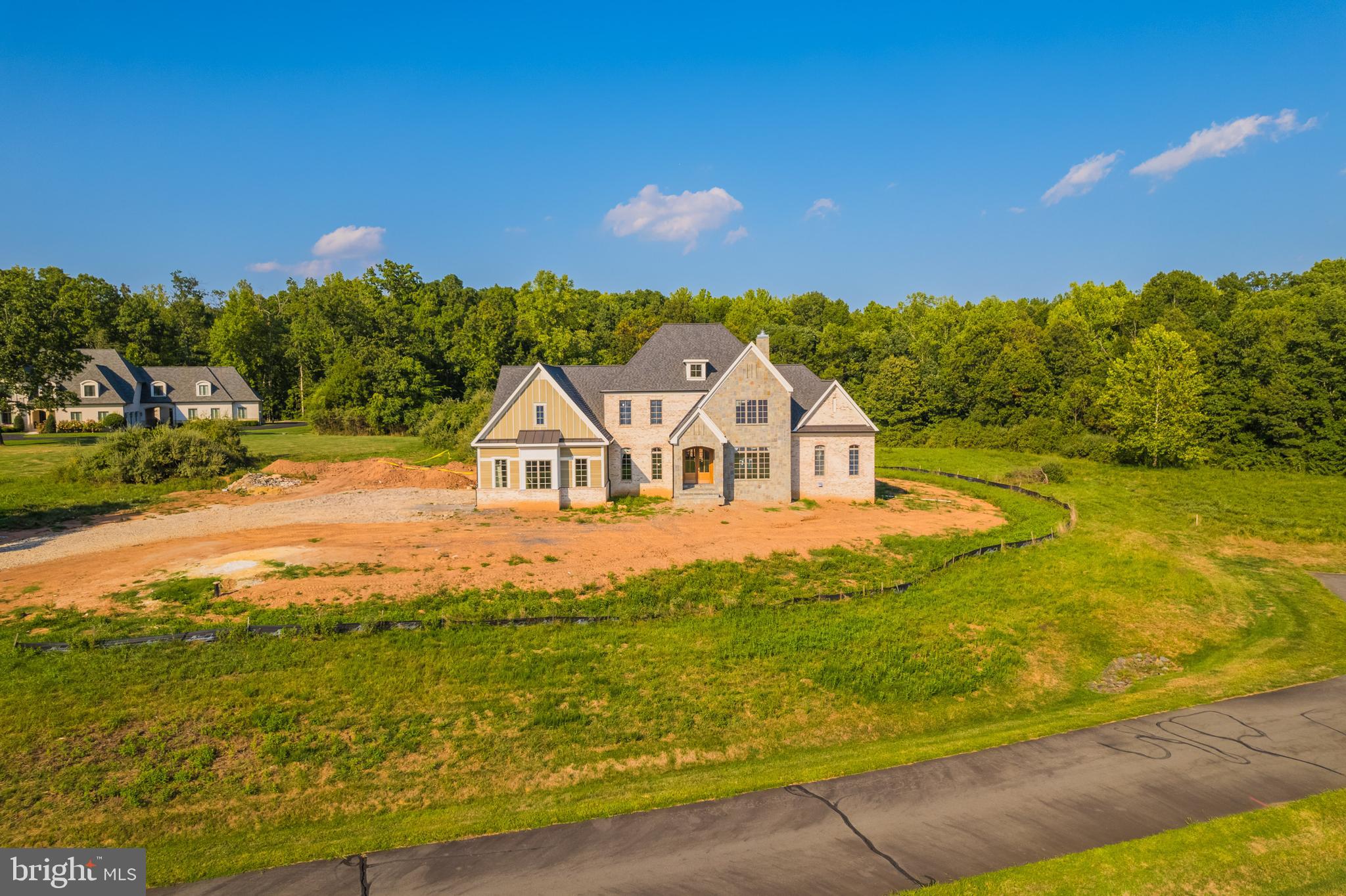 CREIGHTON FARMS - Residential
