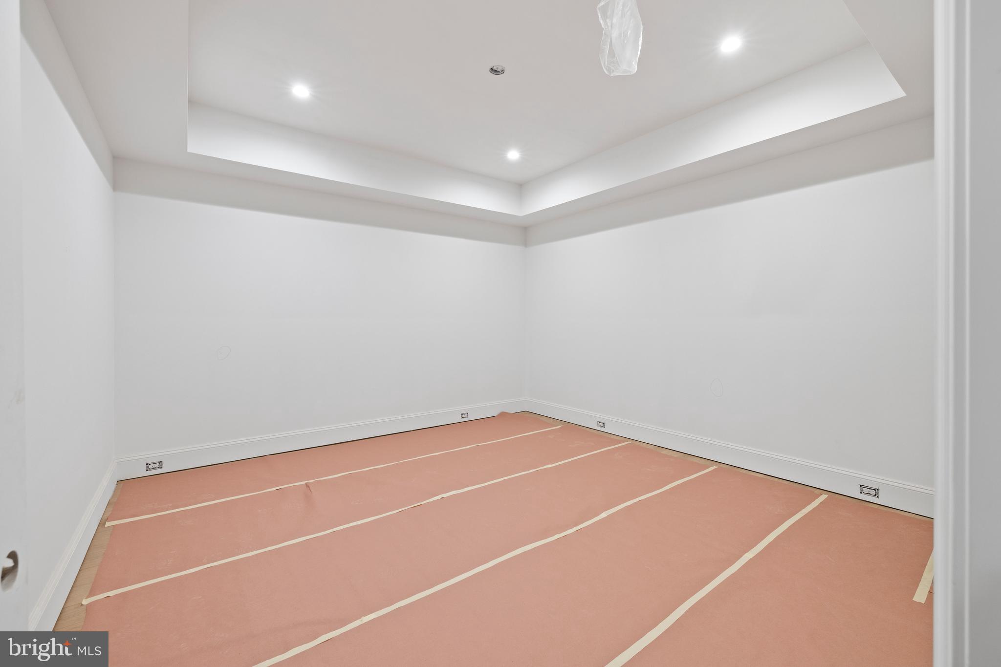 CREIGHTON FARMS - Residential