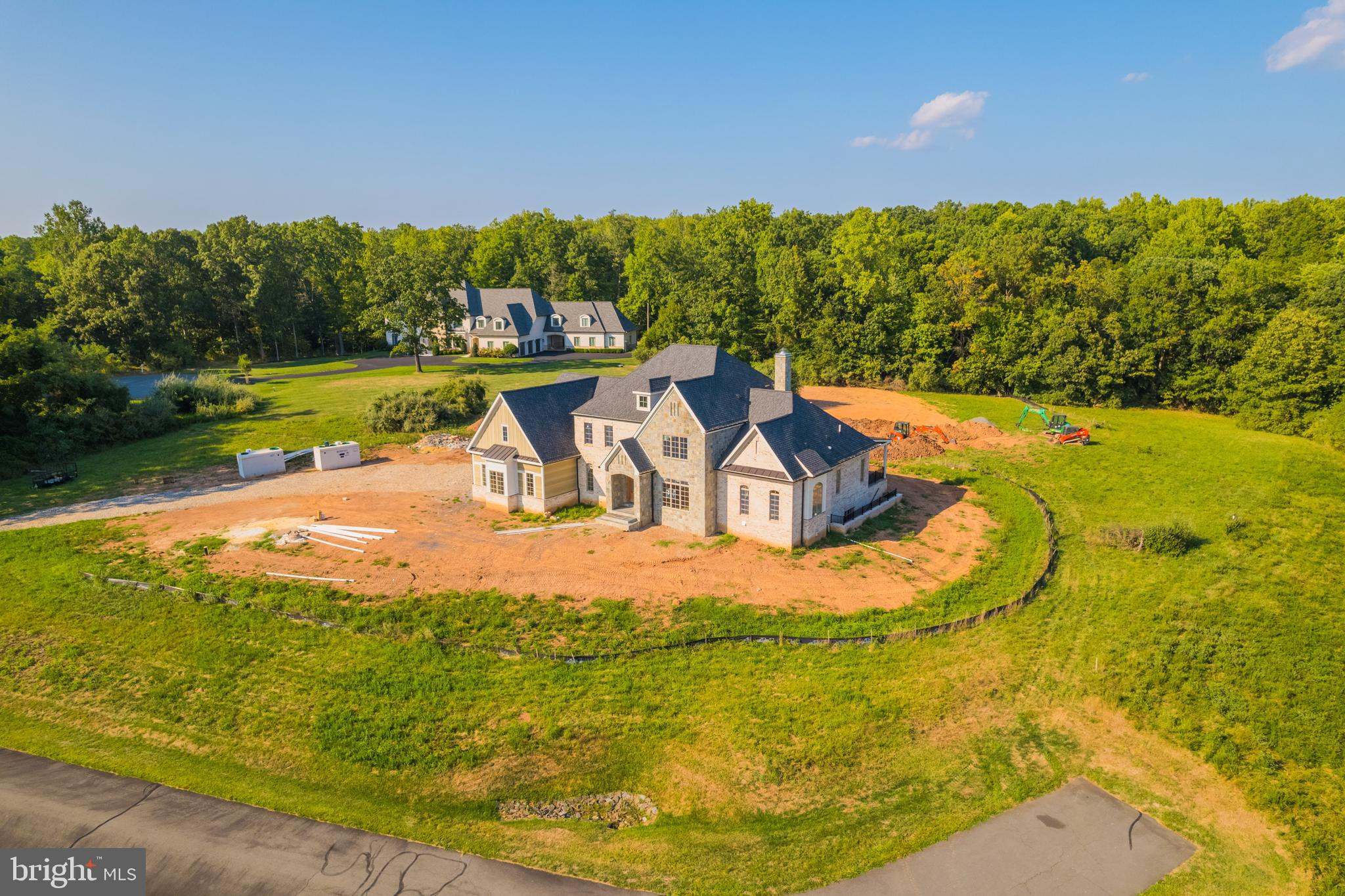 CREIGHTON FARMS - Residential