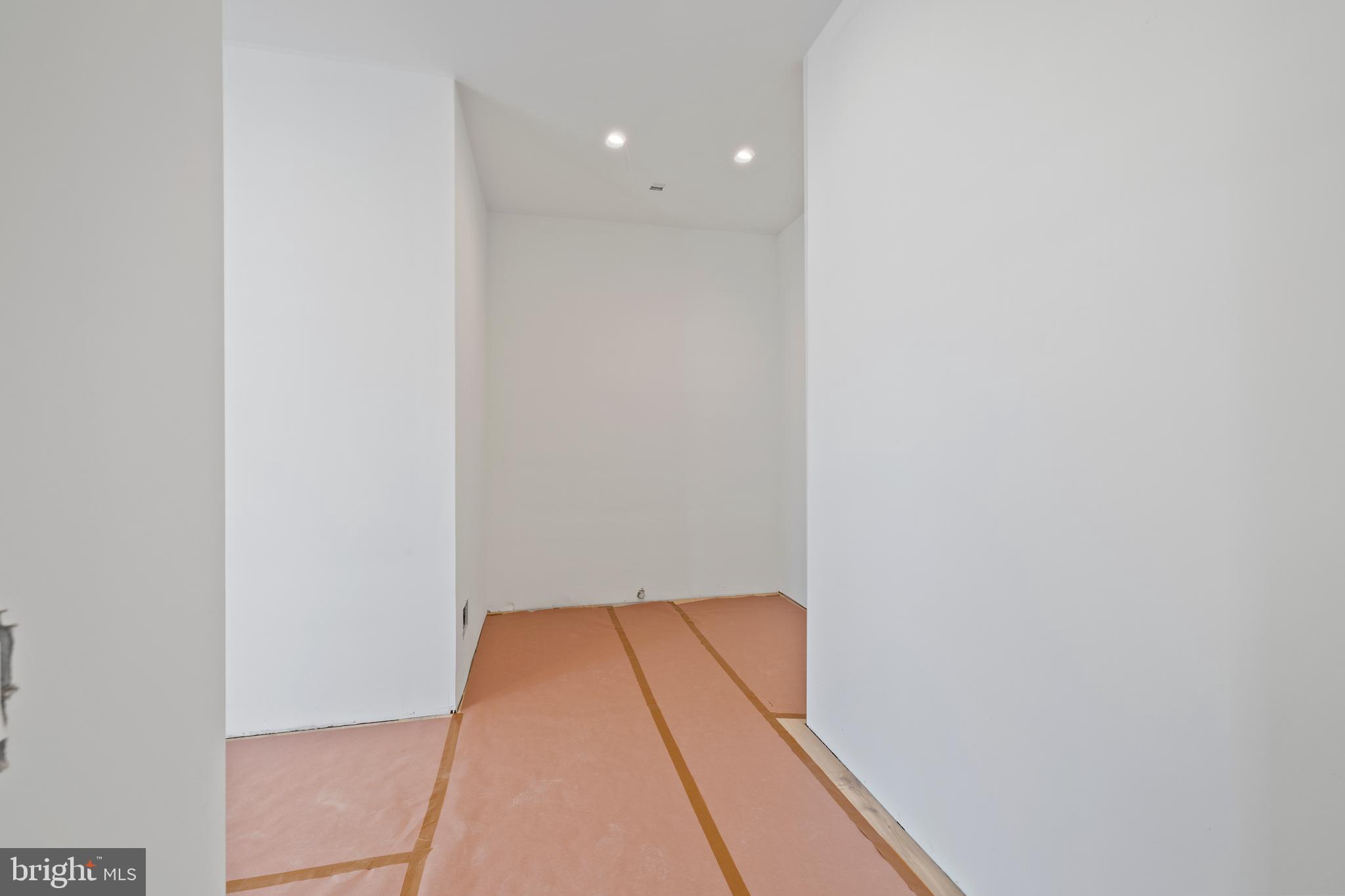 CREIGHTON FARMS - Residential