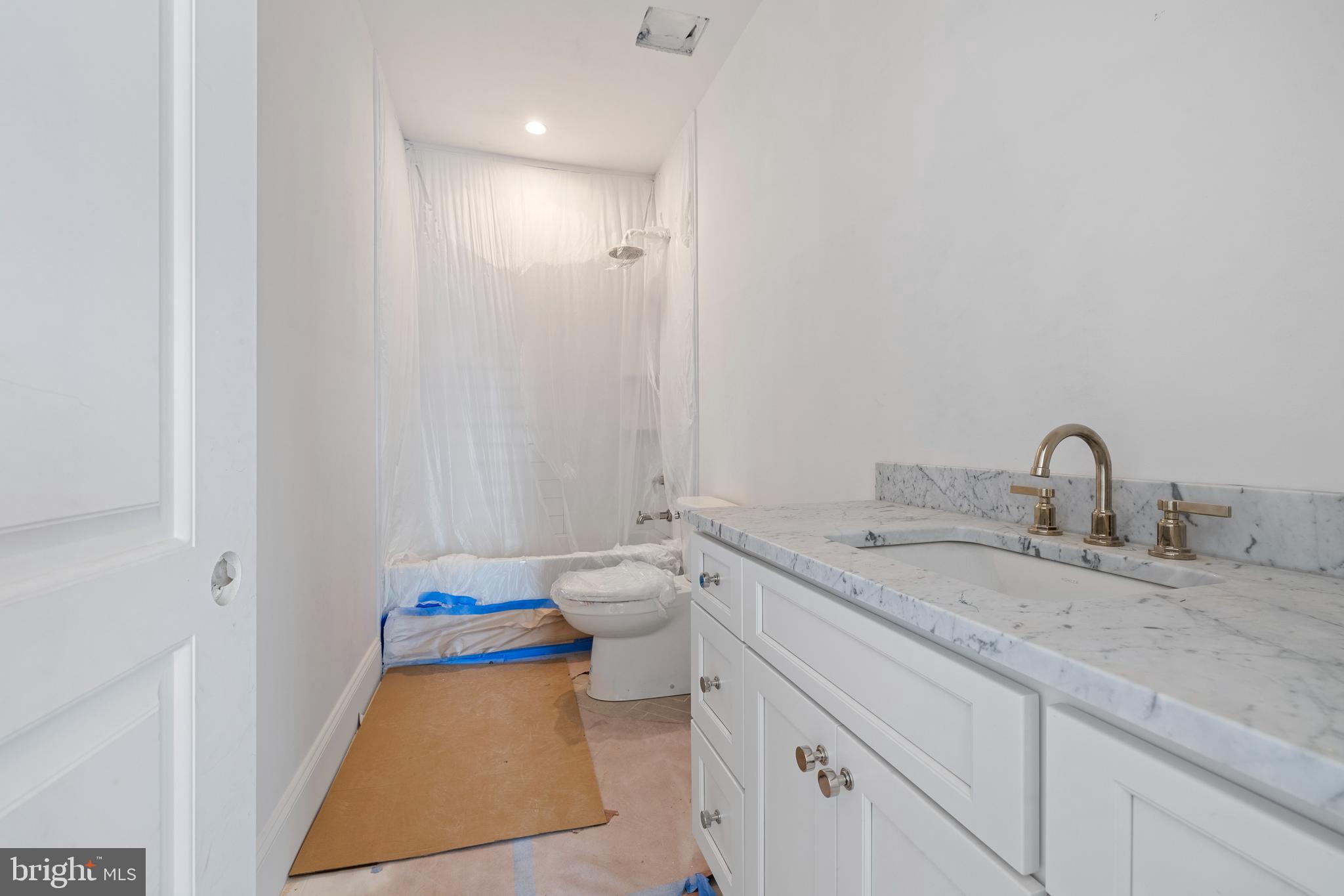 CREIGHTON FARMS - Residential