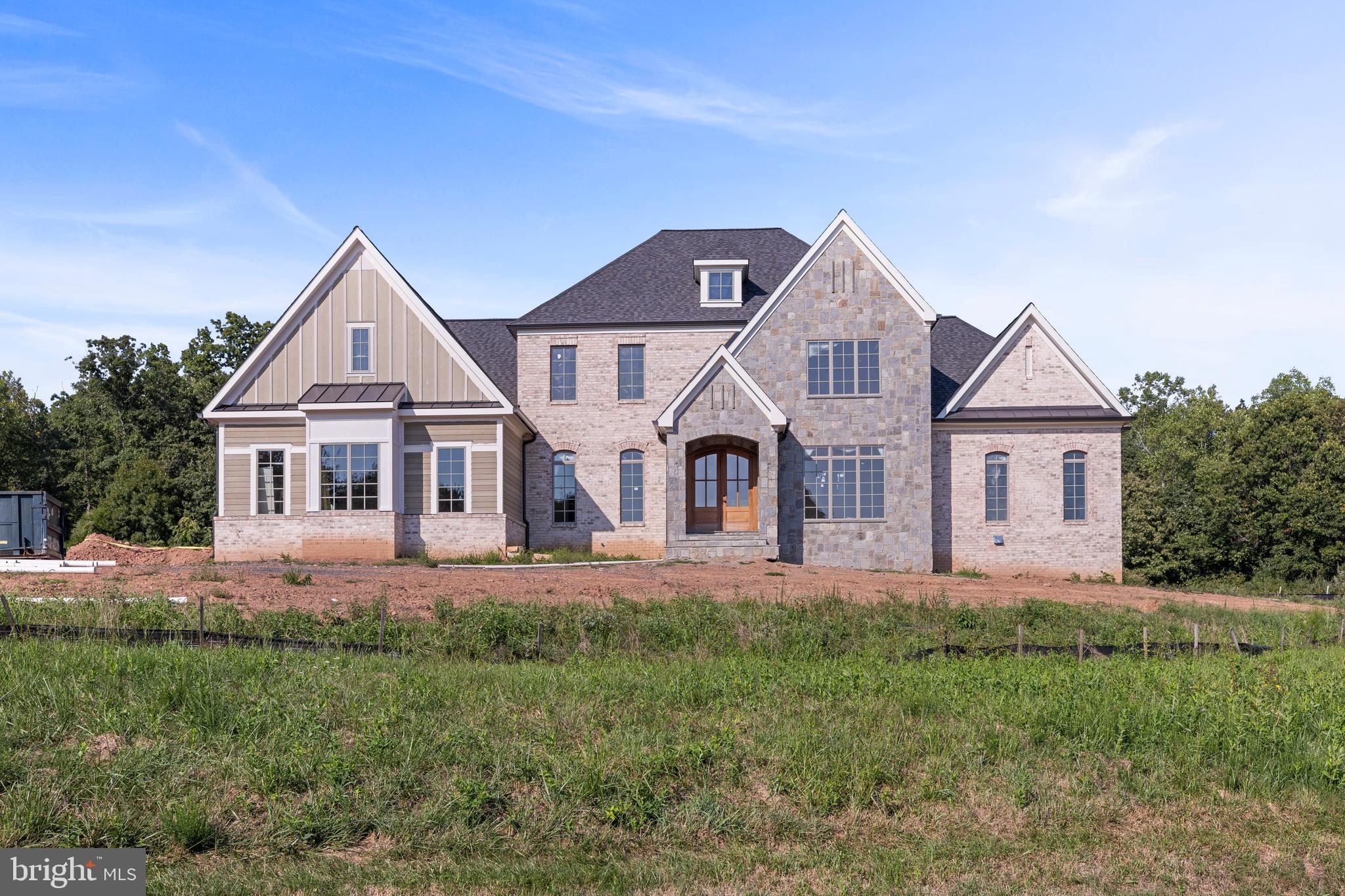 CREIGHTON FARMS - Residential