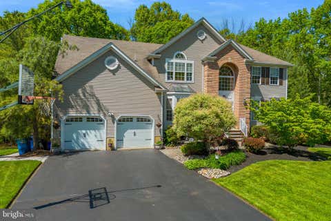 Homes For Sale - 52 Spruce Meadows Drive<br/> MONROE TOWNSHIP, NJ 08831