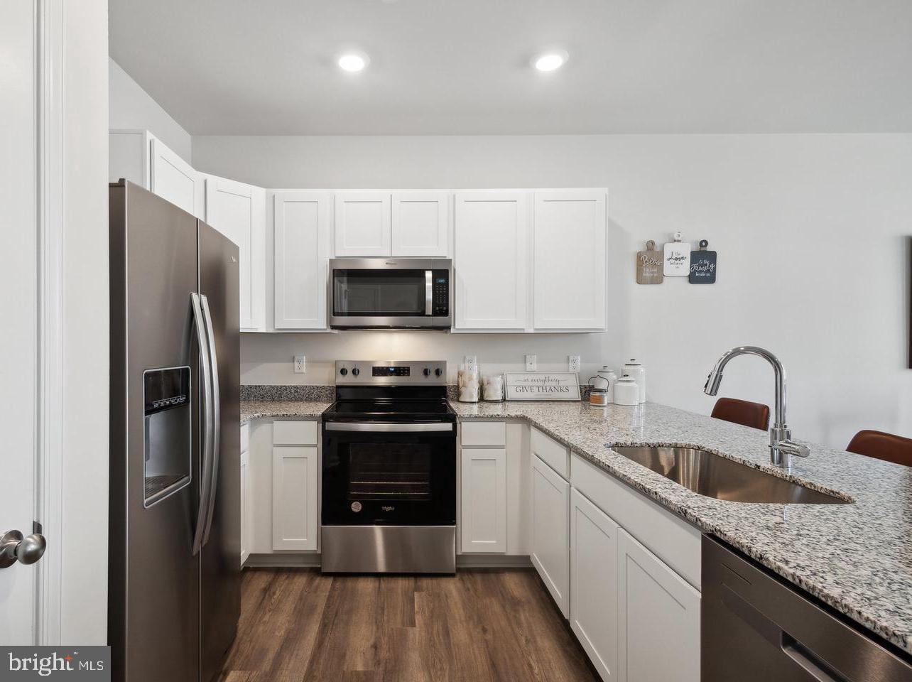 VALLEY VIEW - Residential Lease