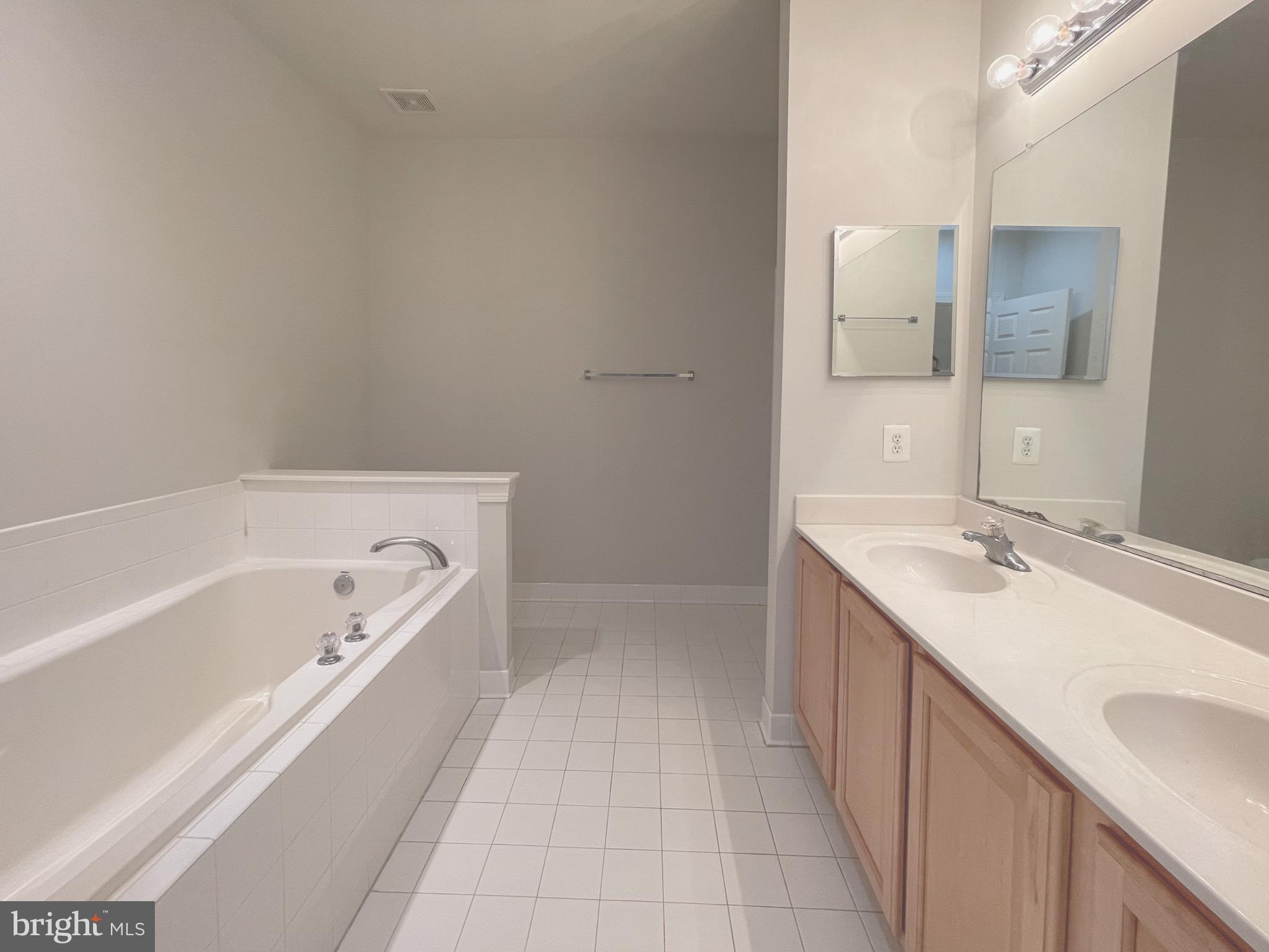 LEONARDTOWN LANDING - Residential