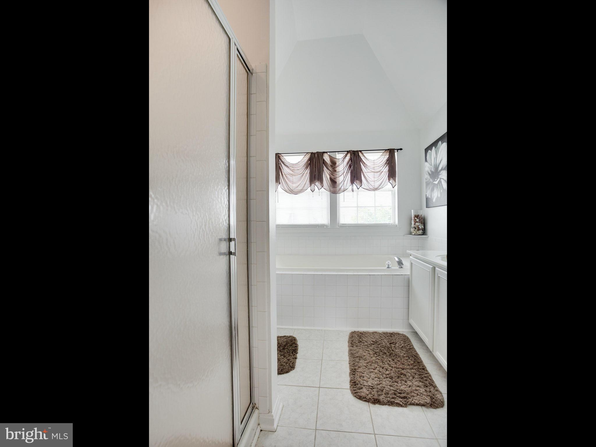 CROMWELL FOUNTAIN - Residential