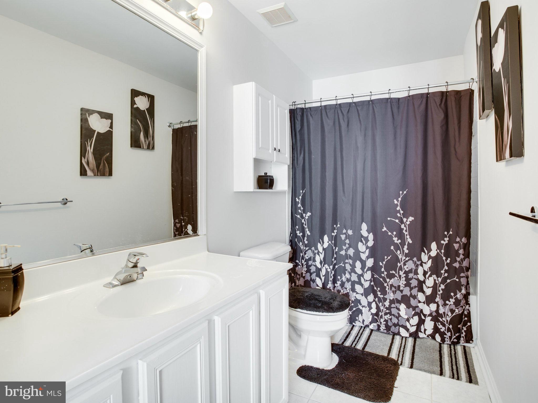 CROMWELL FOUNTAIN - Residential