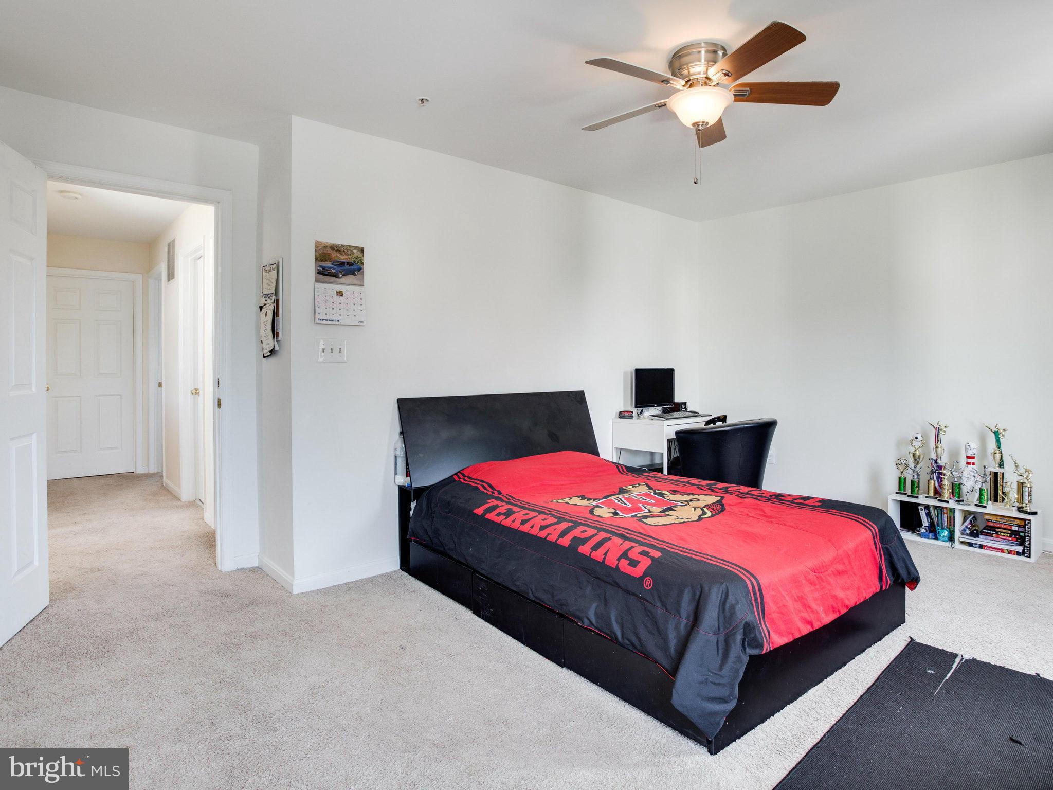 CROMWELL FOUNTAIN - Residential