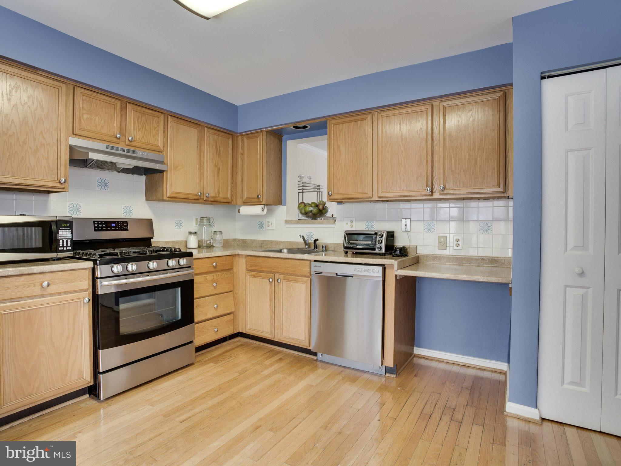 CROMWELL FOUNTAIN - Residential