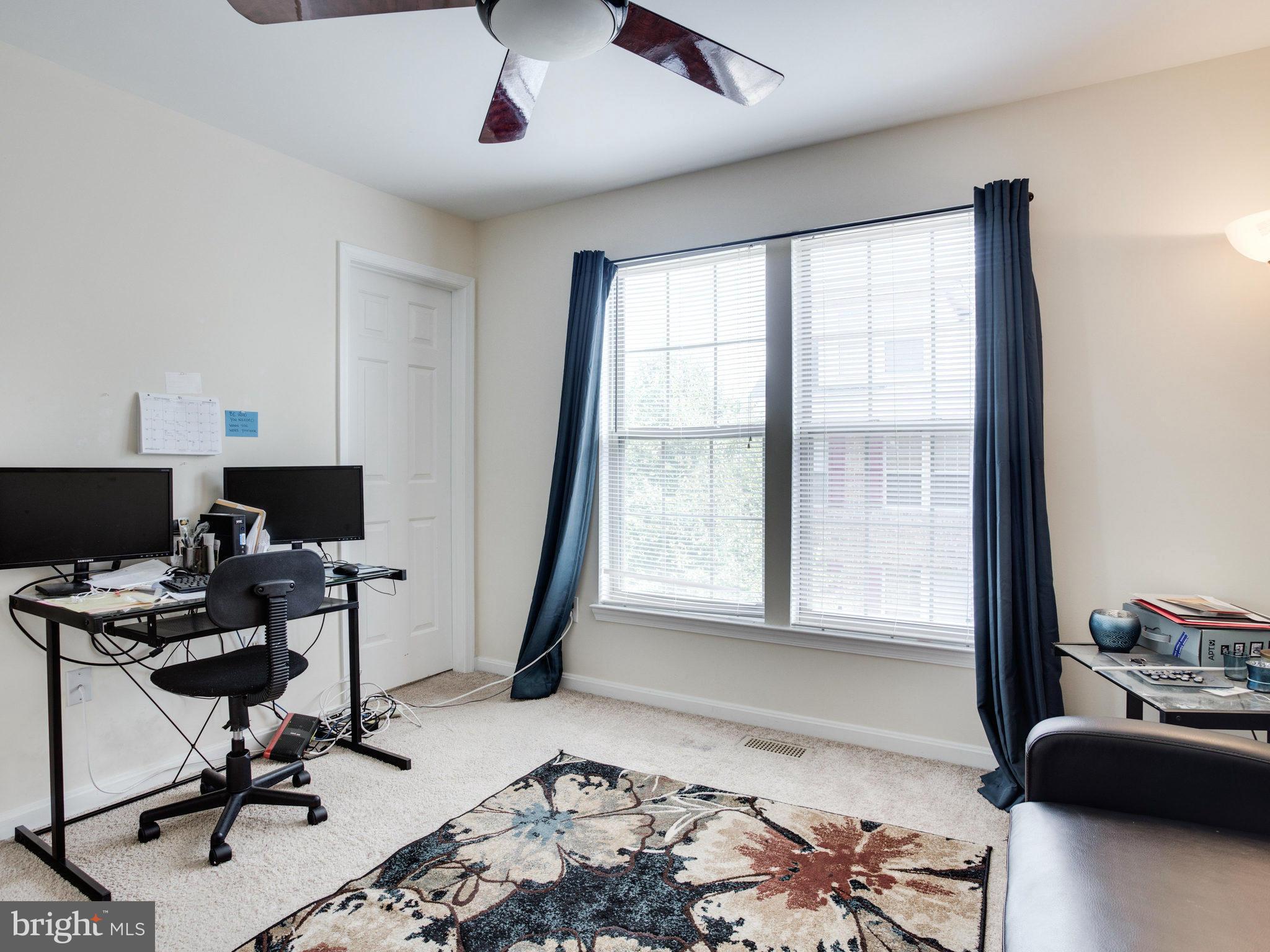 CROMWELL FOUNTAIN - Residential