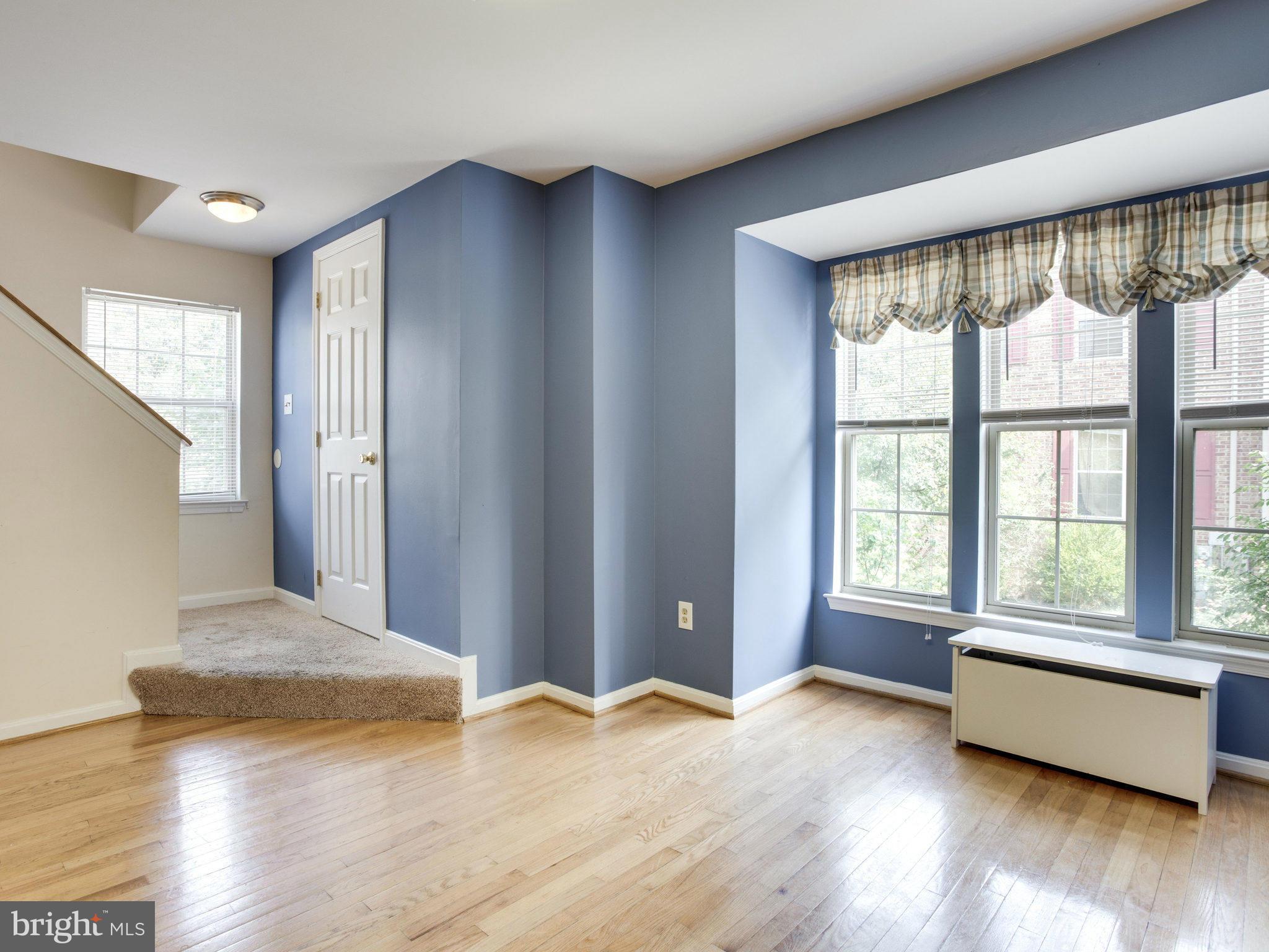 CROMWELL FOUNTAIN - Residential