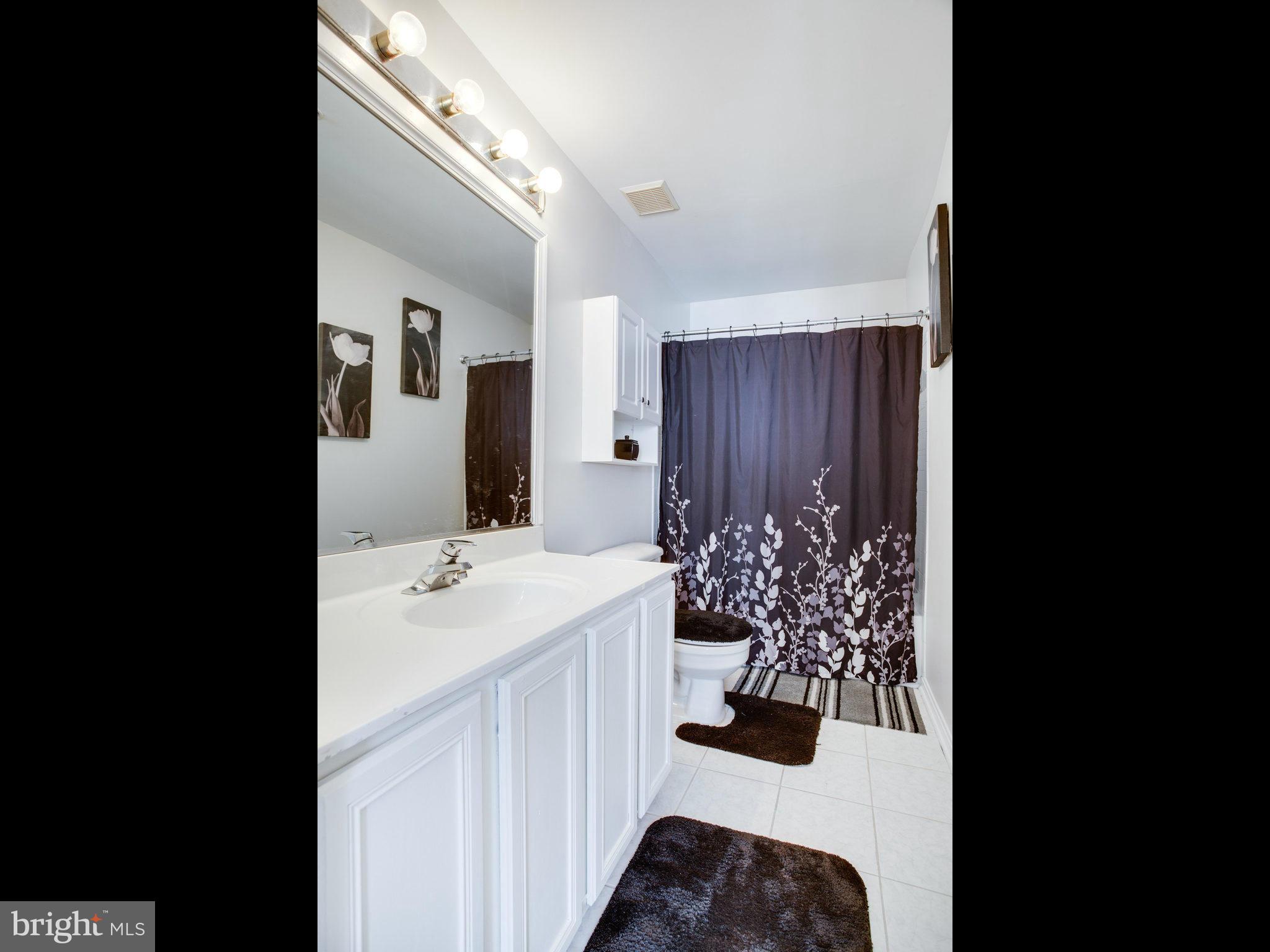 CROMWELL FOUNTAIN - Residential