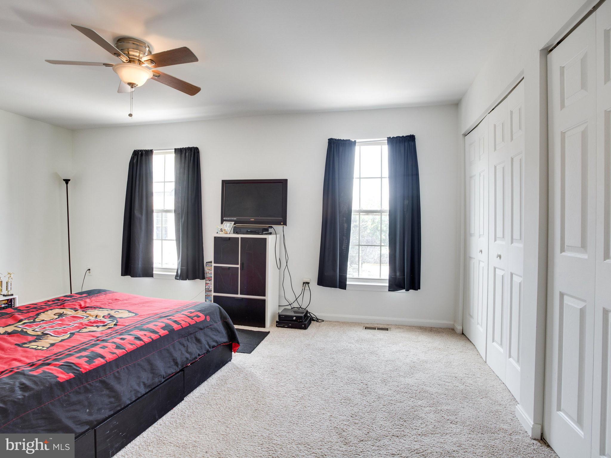 CROMWELL FOUNTAIN - Residential