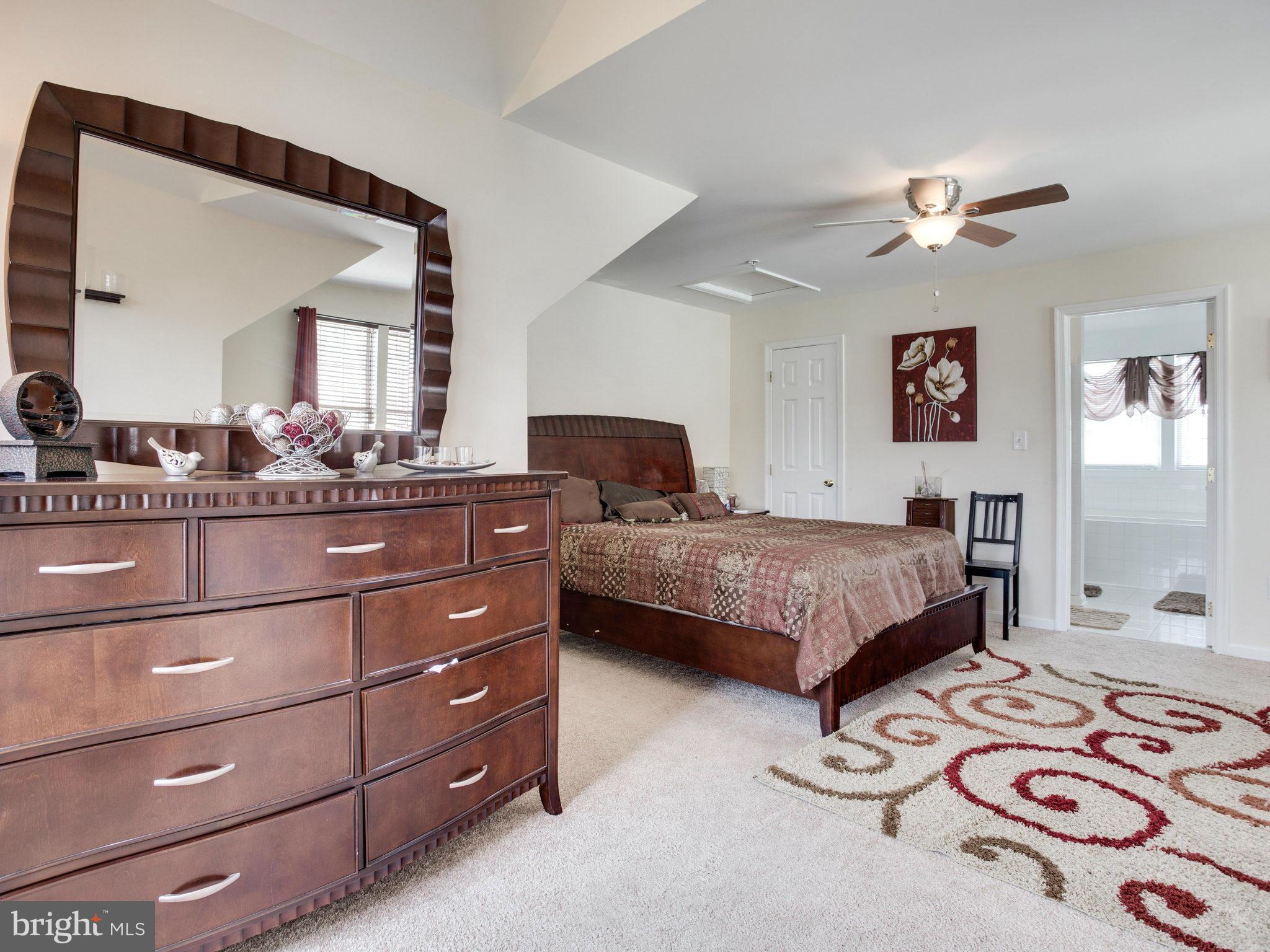 CROMWELL FOUNTAIN - Residential