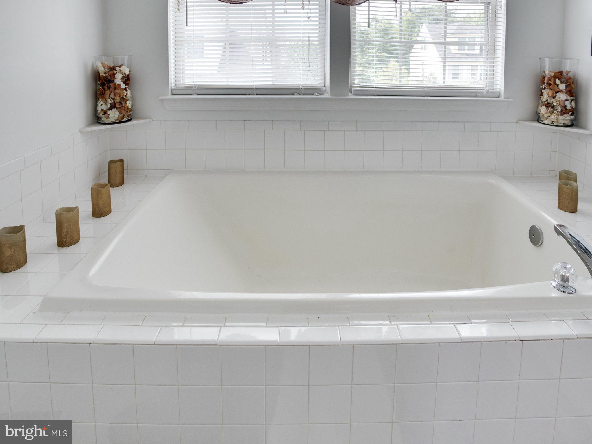 CROMWELL FOUNTAIN - Residential