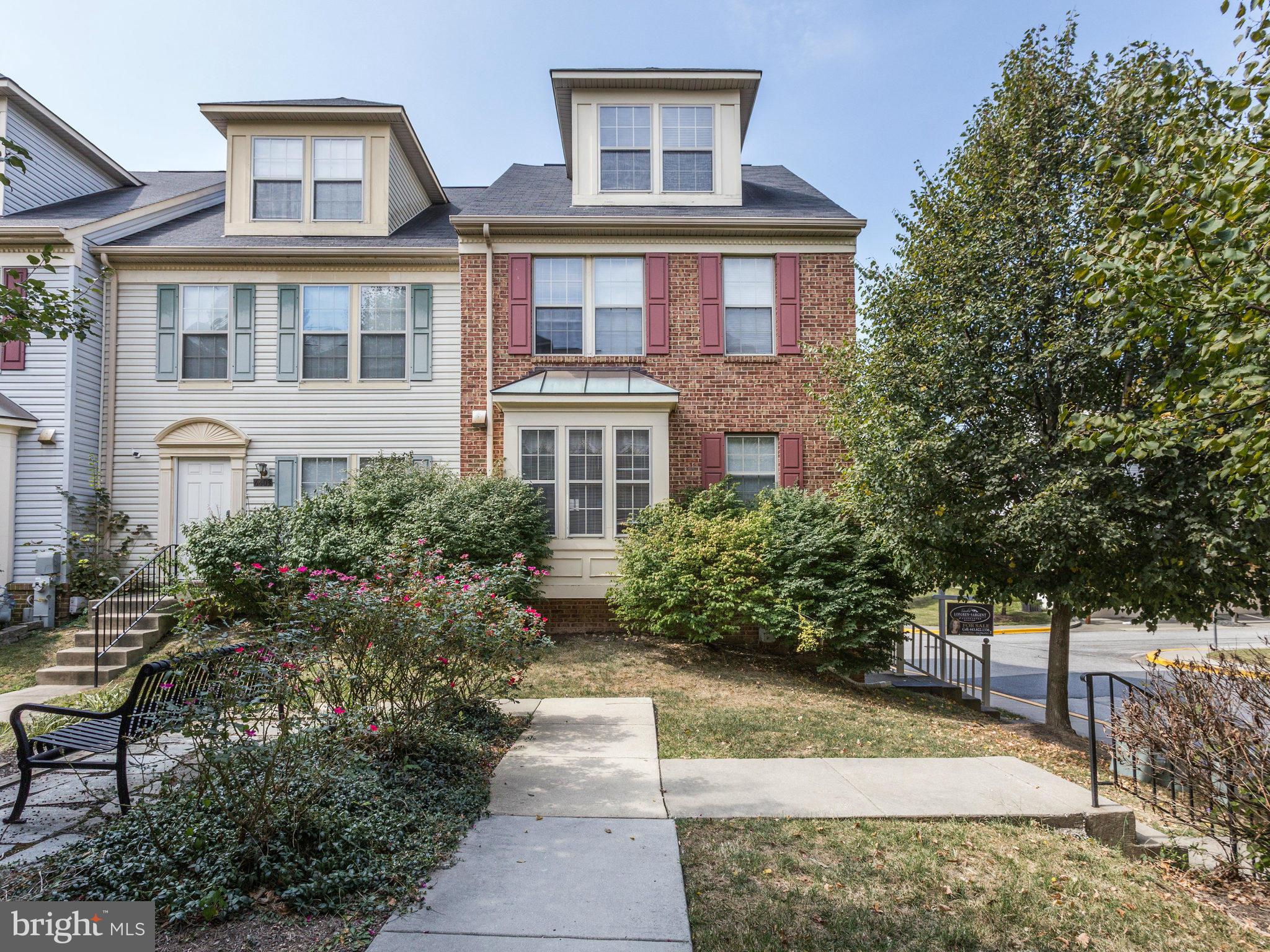 CROMWELL FOUNTAIN - Residential