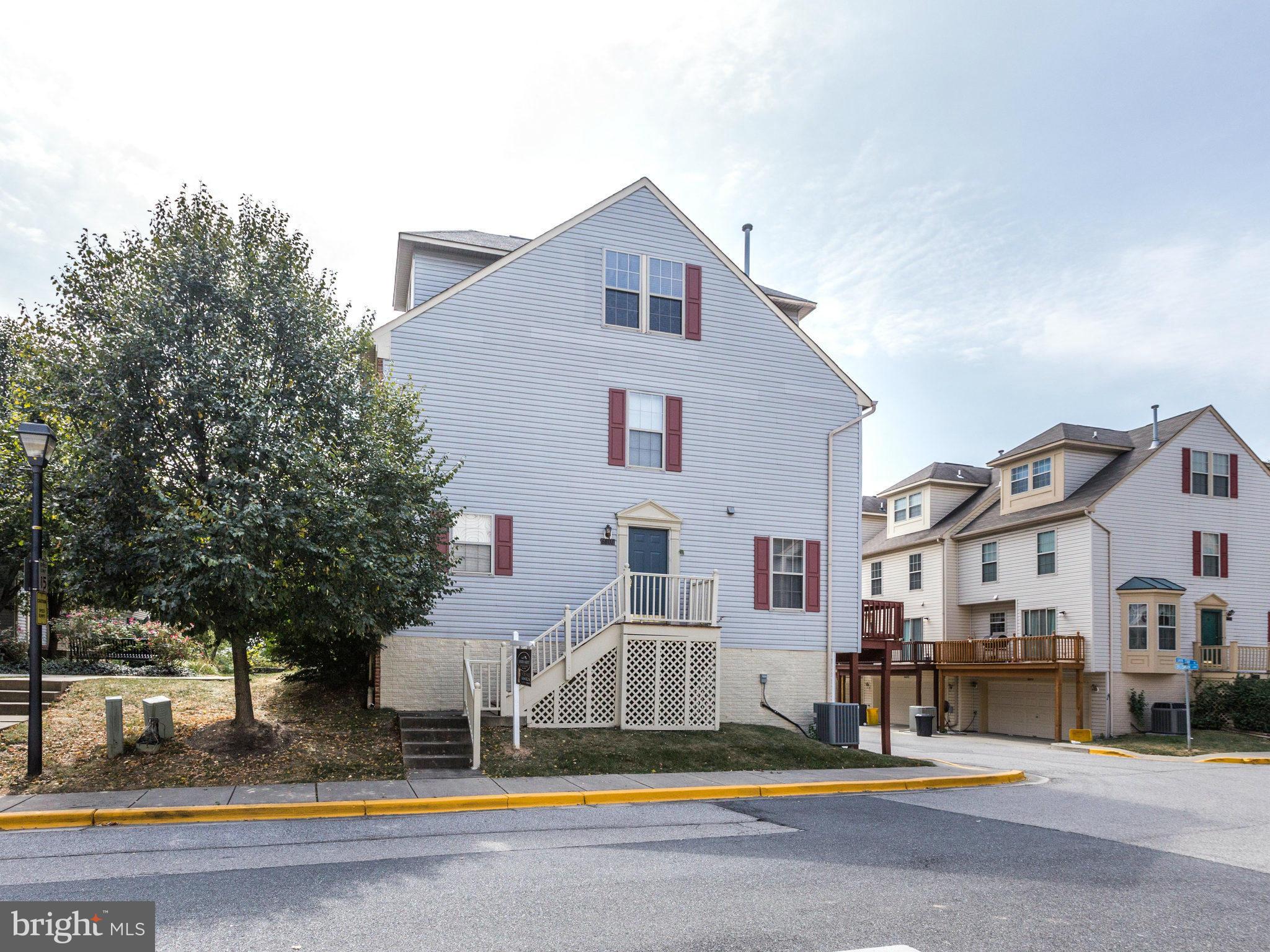 CROMWELL FOUNTAIN - Residential