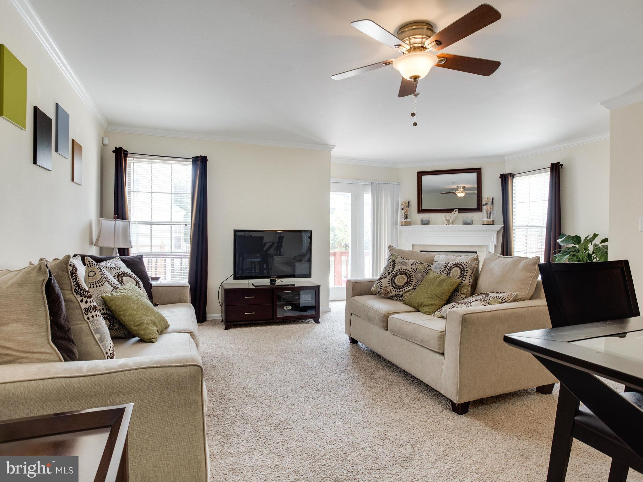 CROMWELL FOUNTAIN - Residential