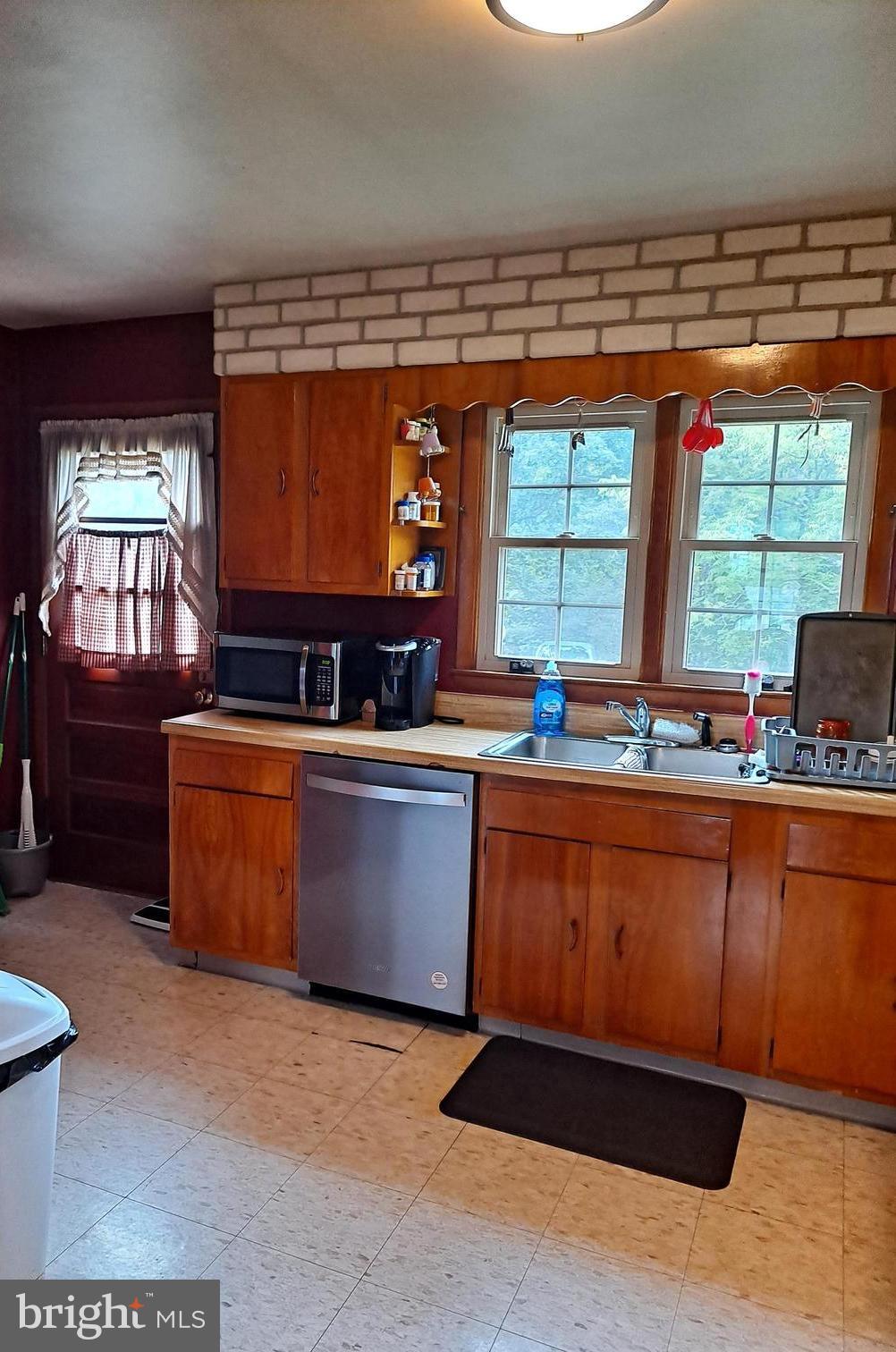 WEESE LAND - Residential