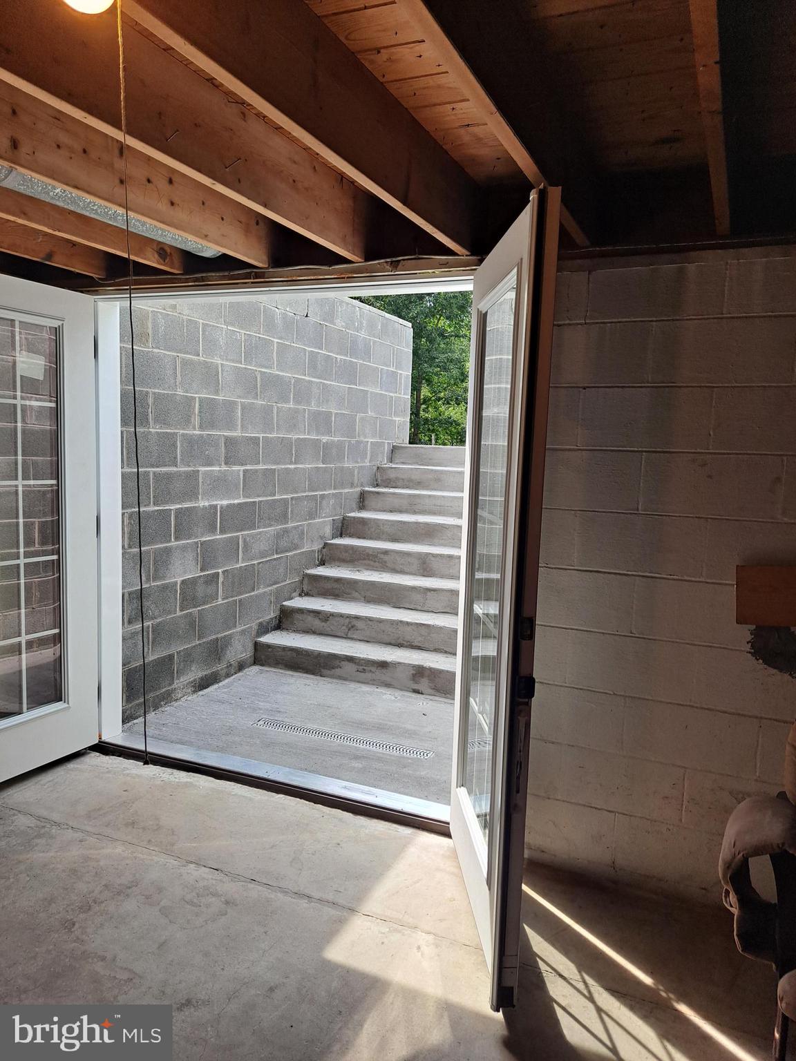 WEESE LAND - Residential