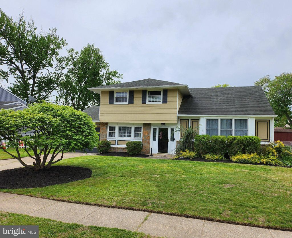 Photo of 14 Swarthmore Avenue, STRATFORD, NJ 08084 (MLS # NJCD2116056)