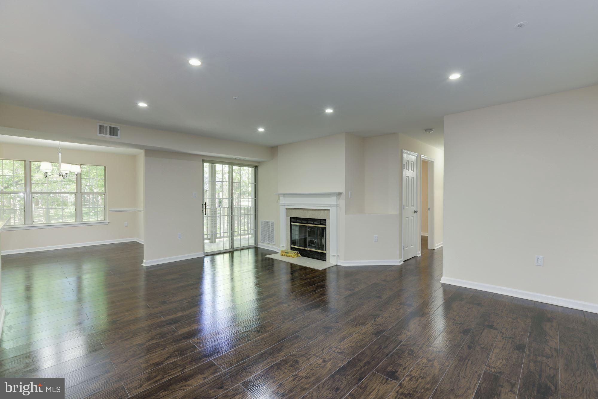 LAKE POINTE AT TOWN CENTER - Residential