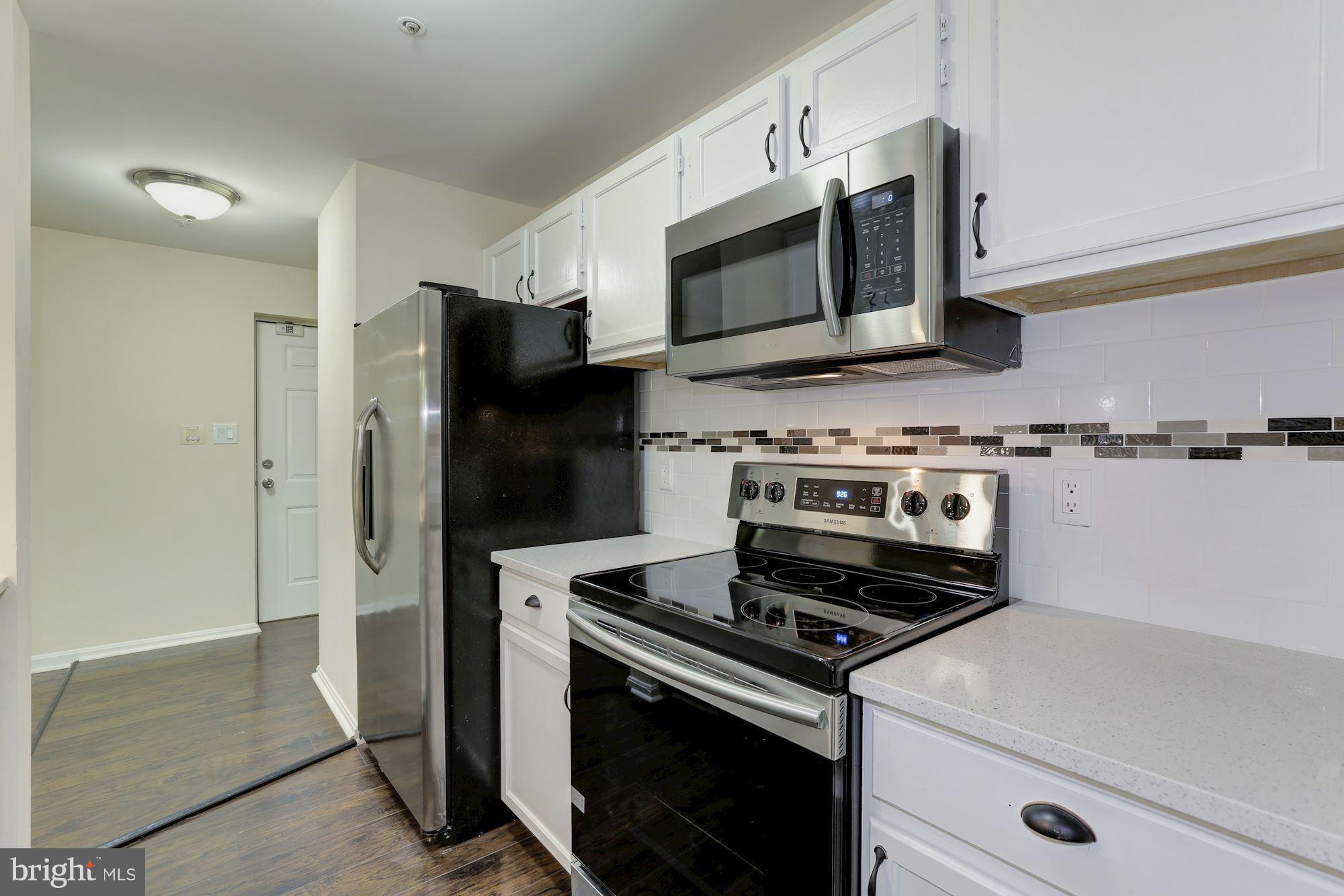 LAKE POINTE AT TOWN CENTER - Residential