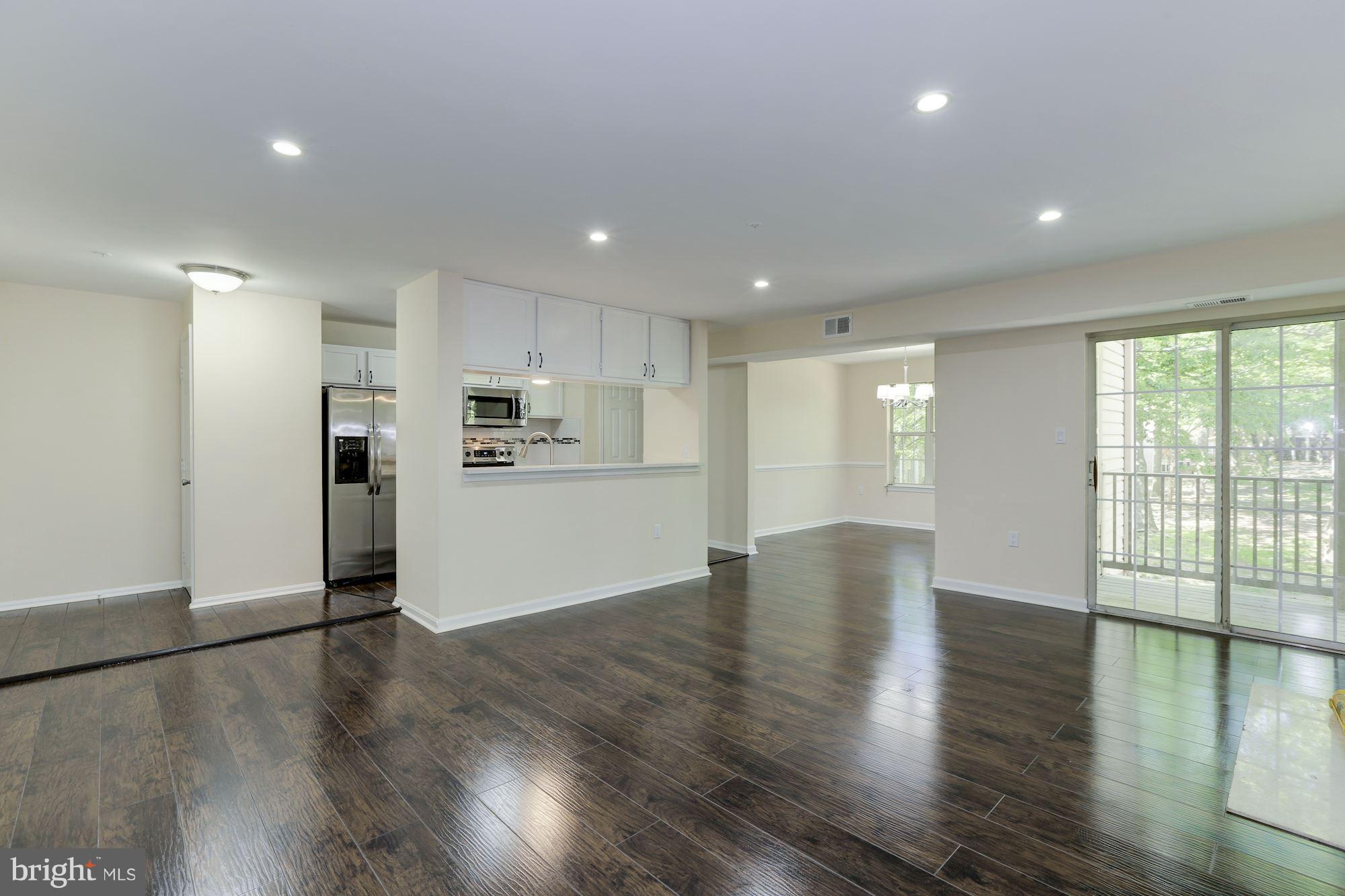 LAKE POINTE AT TOWN CENTER - Residential