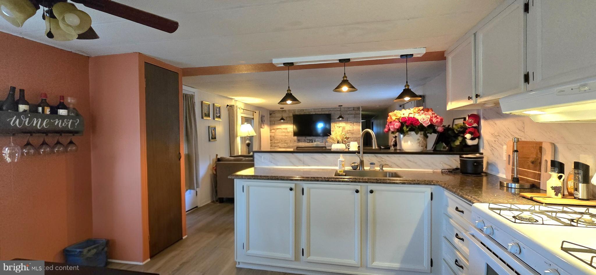 MARINERS COVE - Residential