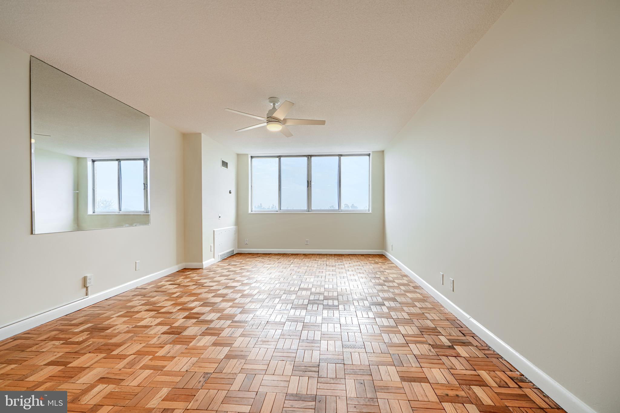 PARK TOWERS EAST - Residential