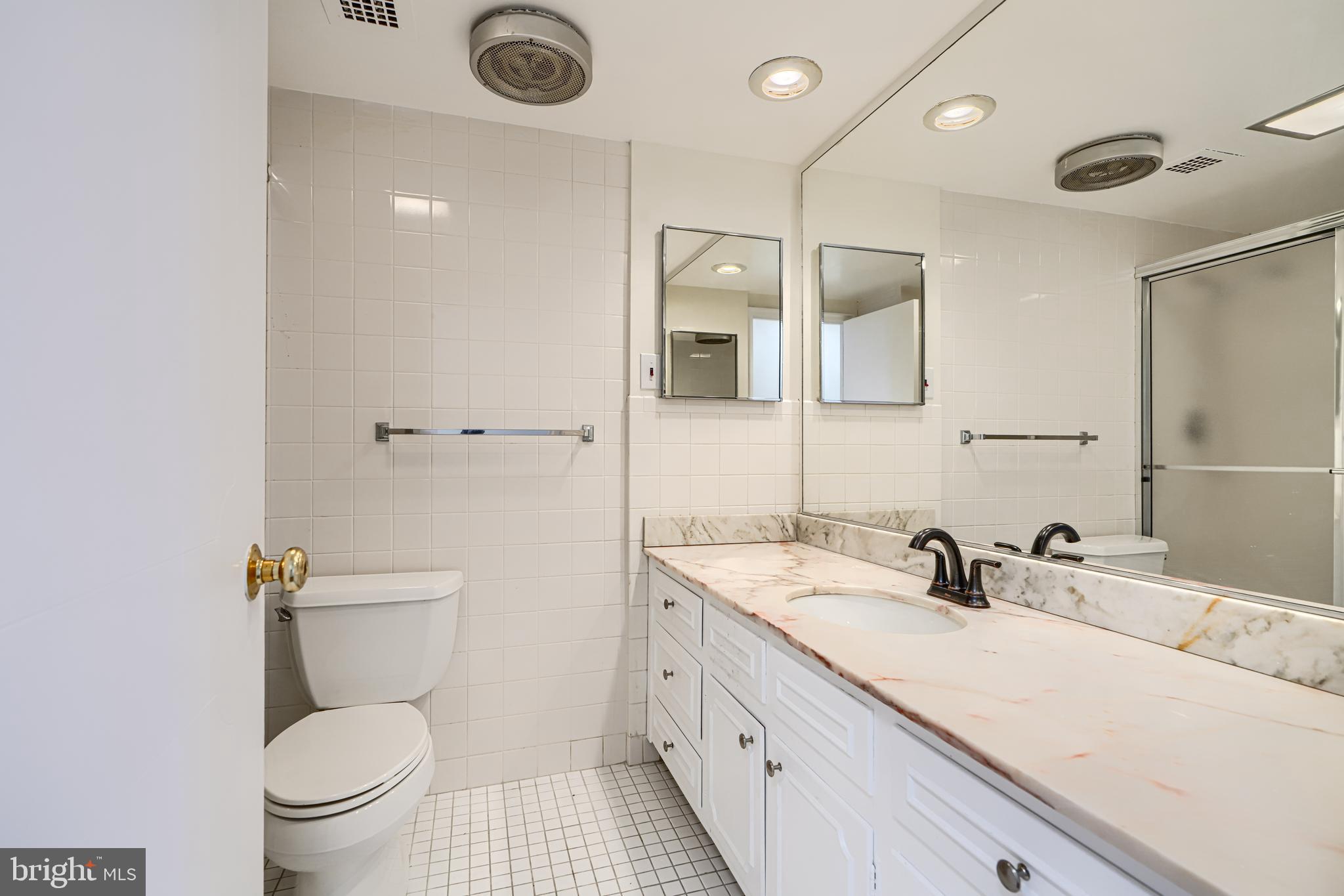 PARK TOWERS EAST - Residential