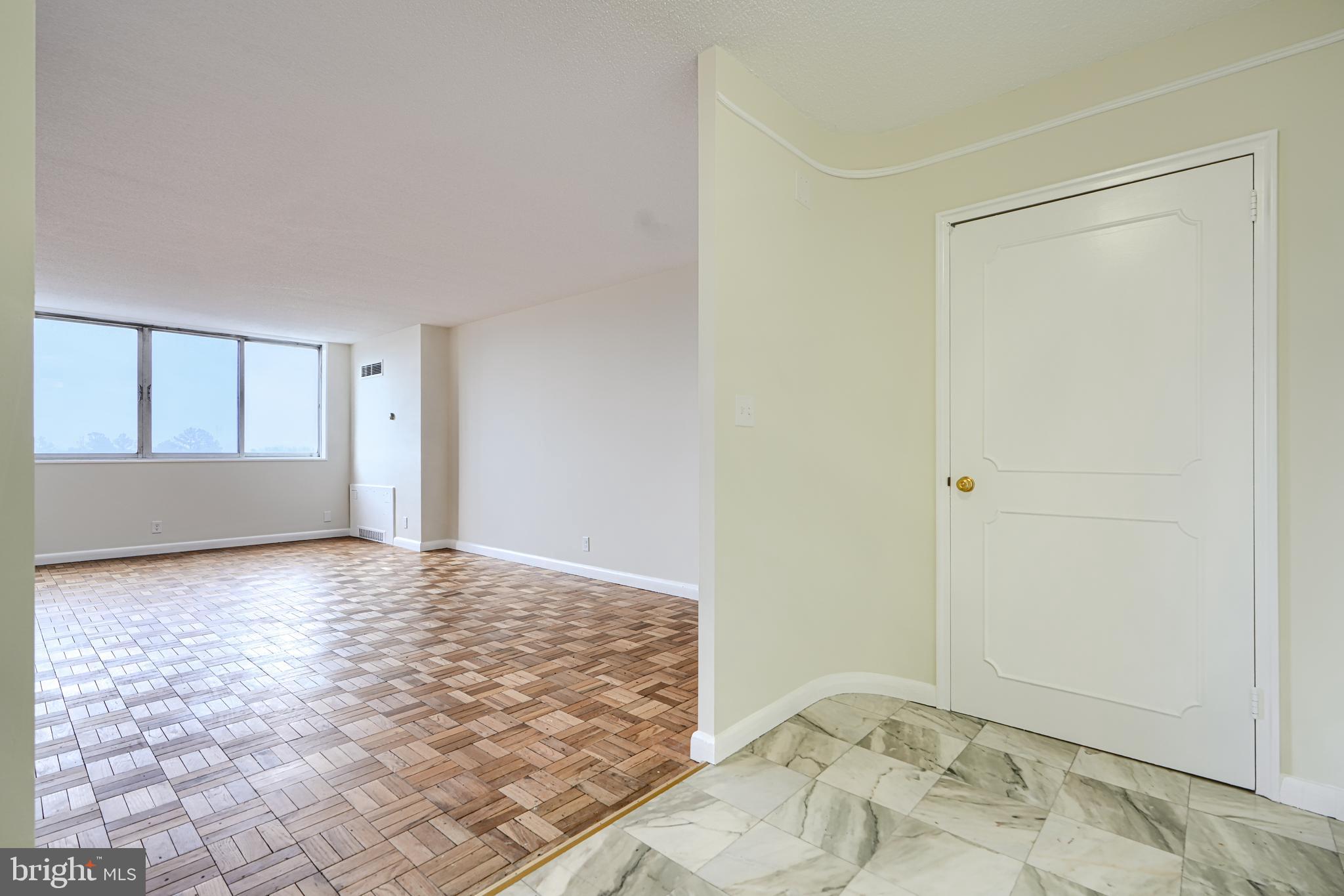 PARK TOWERS EAST - Residential