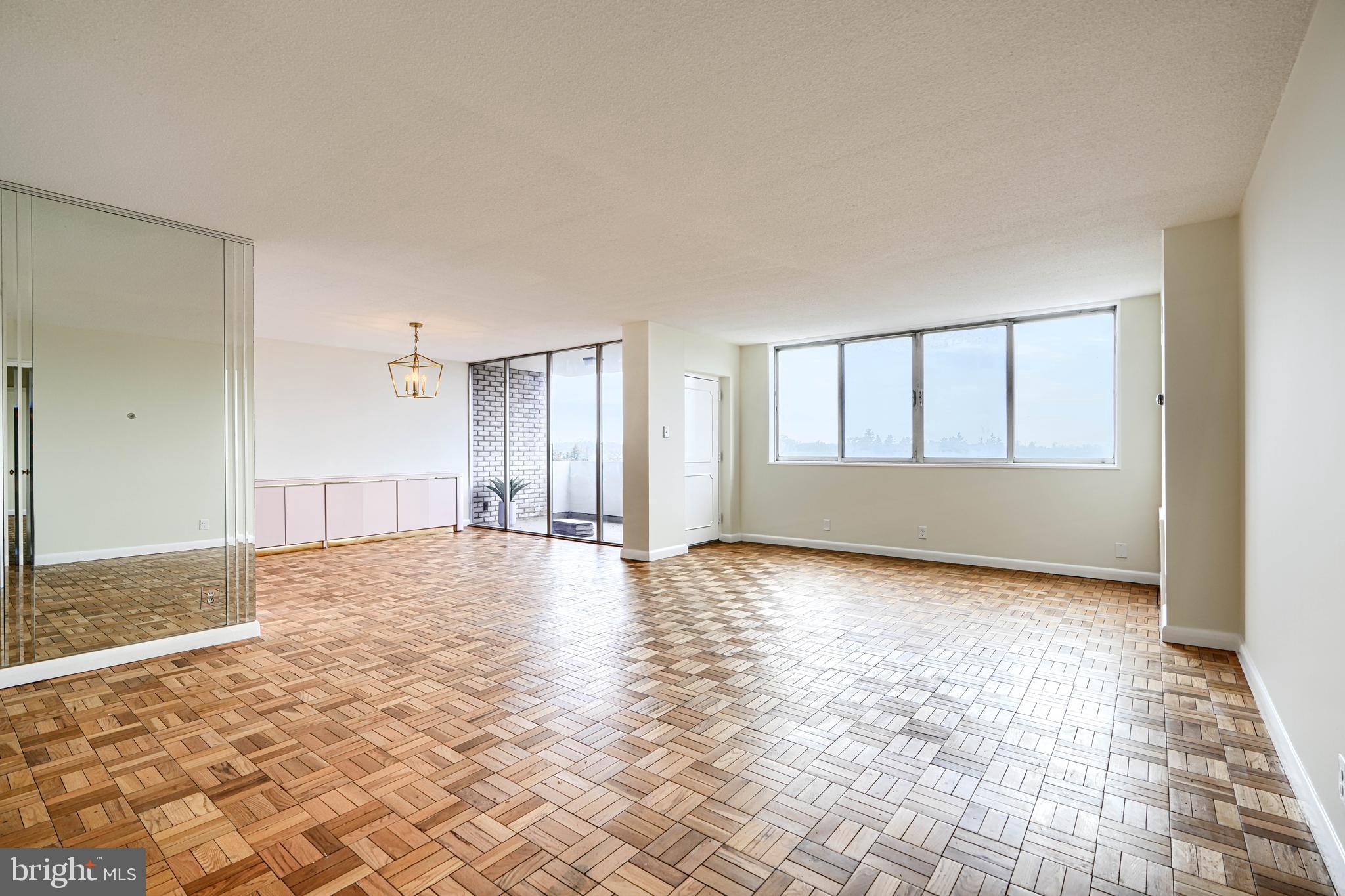 PARK TOWERS EAST - Residential