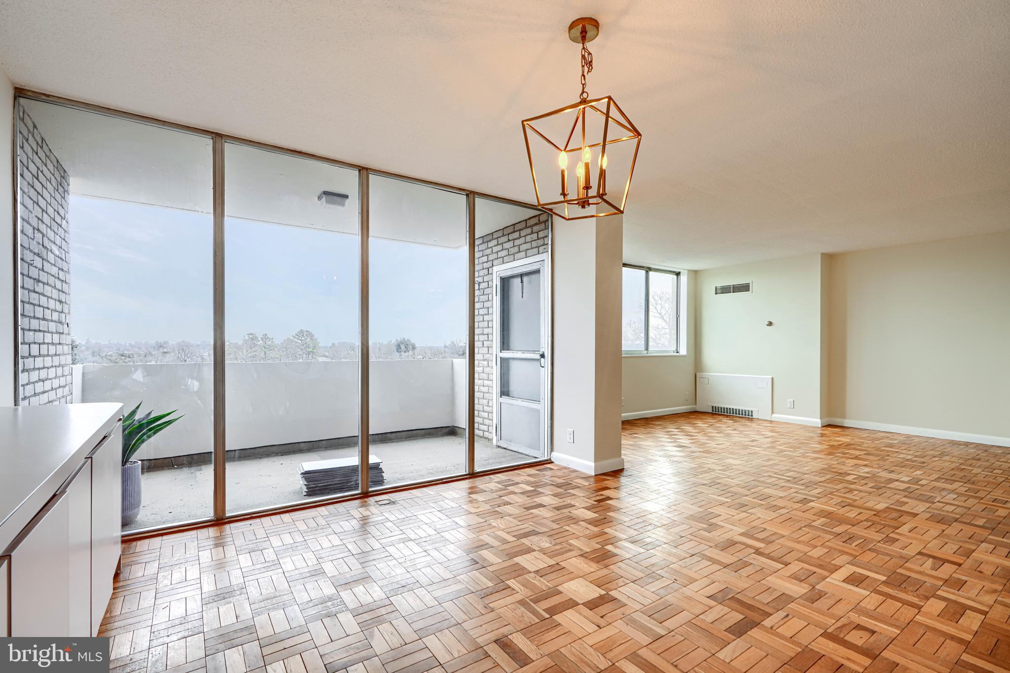 PARK TOWERS EAST - Residential