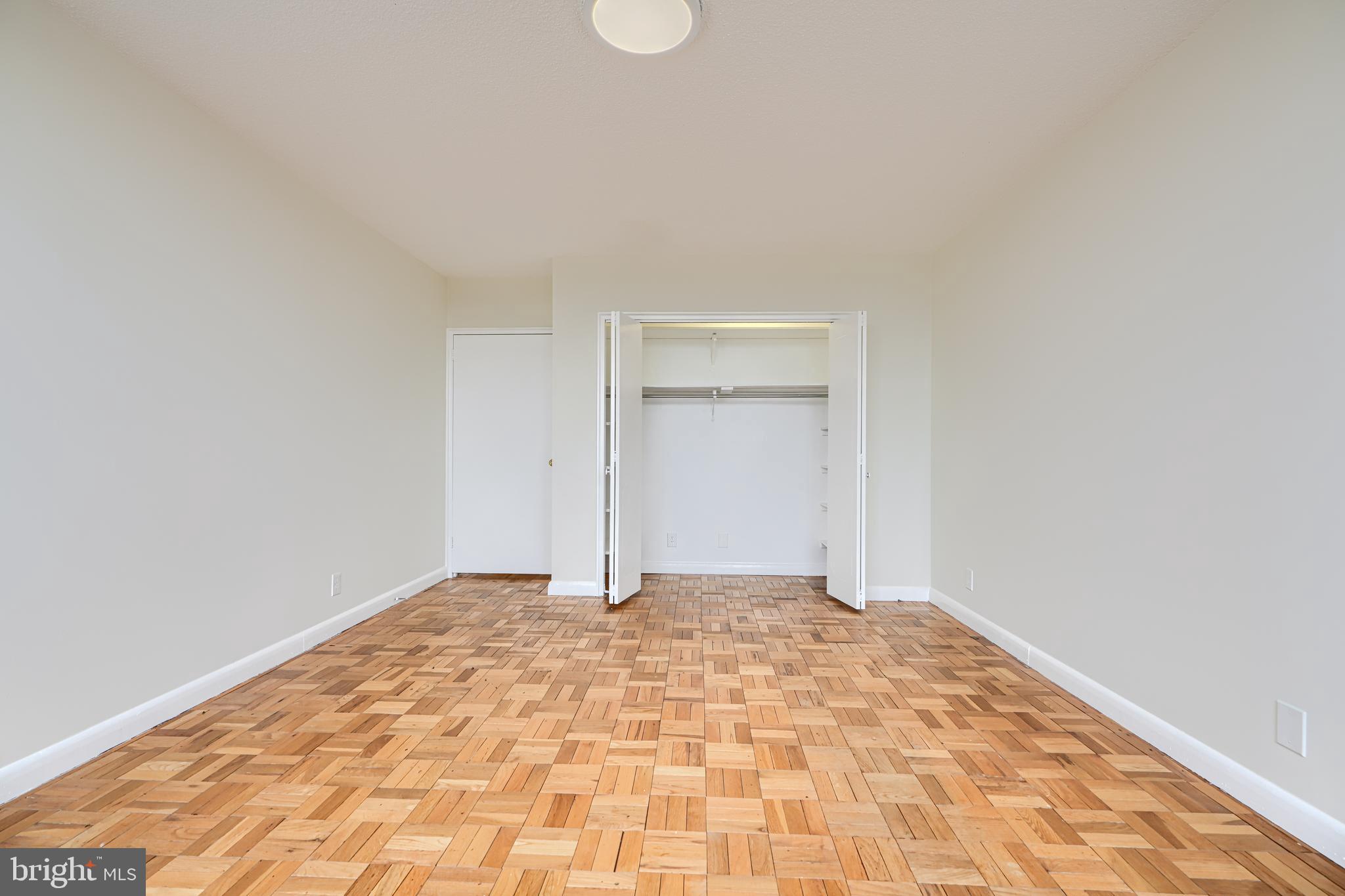 PARK TOWERS EAST - Residential