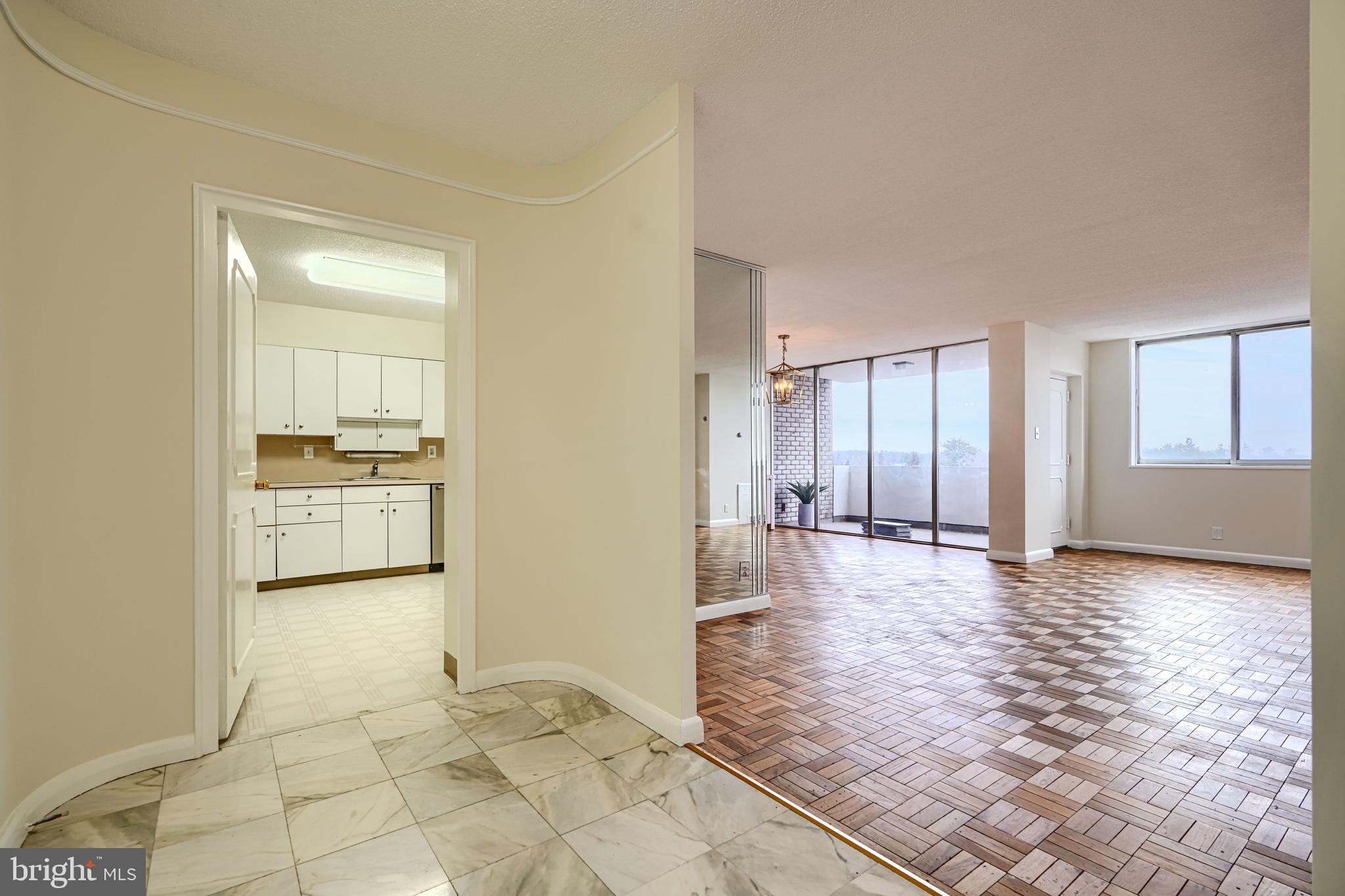 PARK TOWERS EAST - Residential