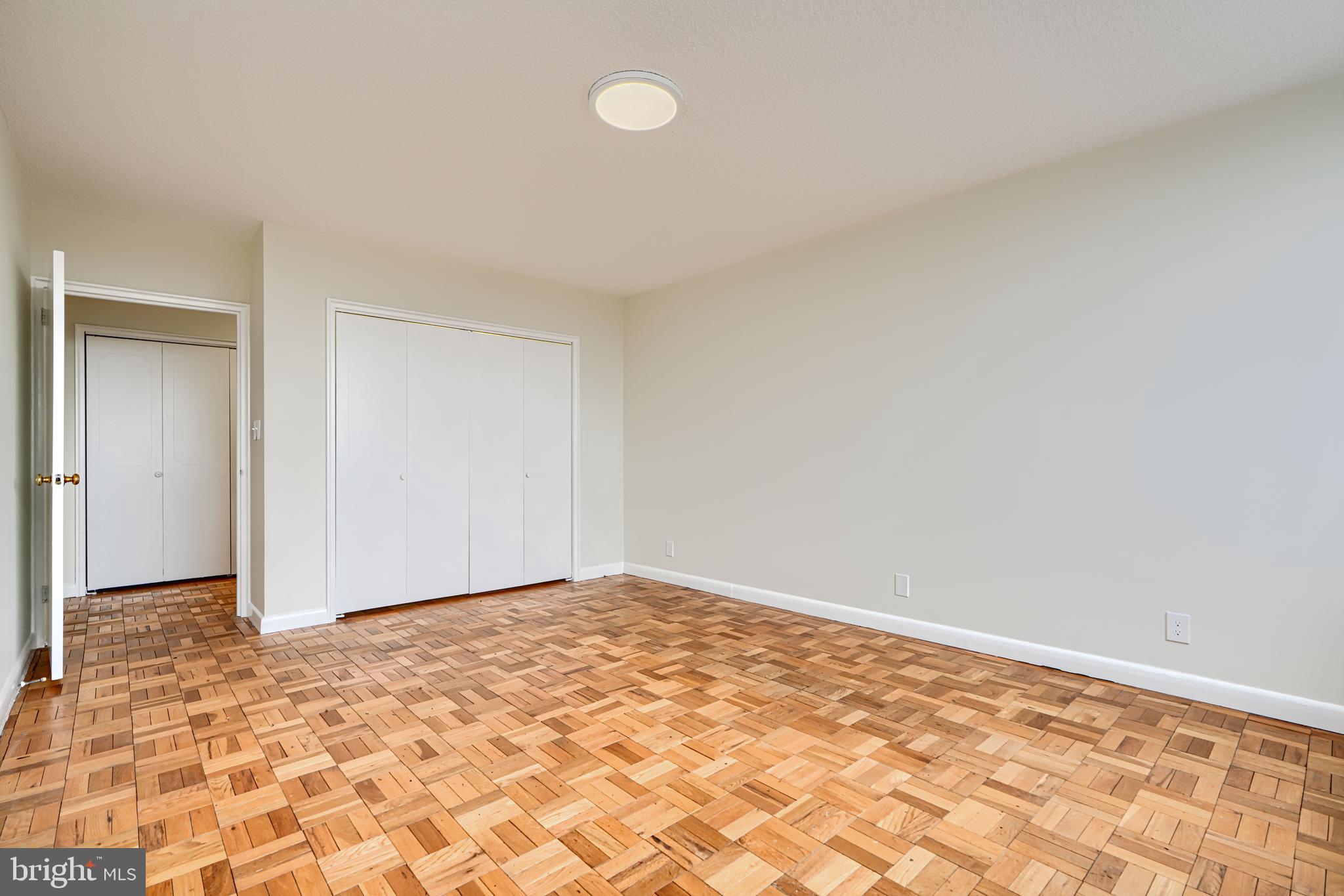 PARK TOWERS EAST - Residential