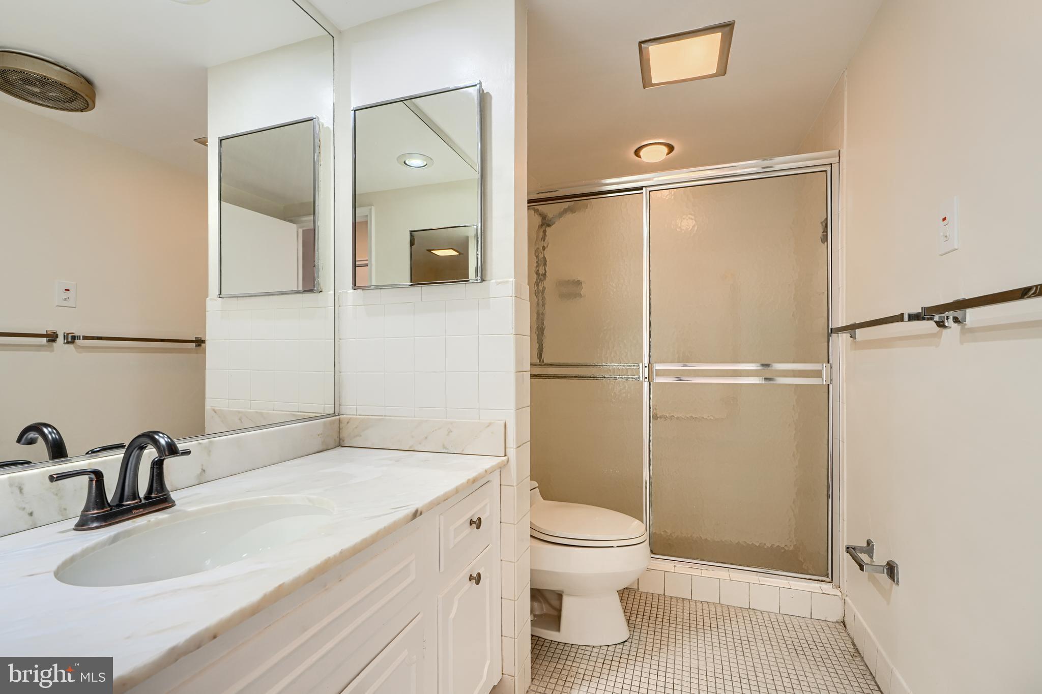 PARK TOWERS EAST - Residential