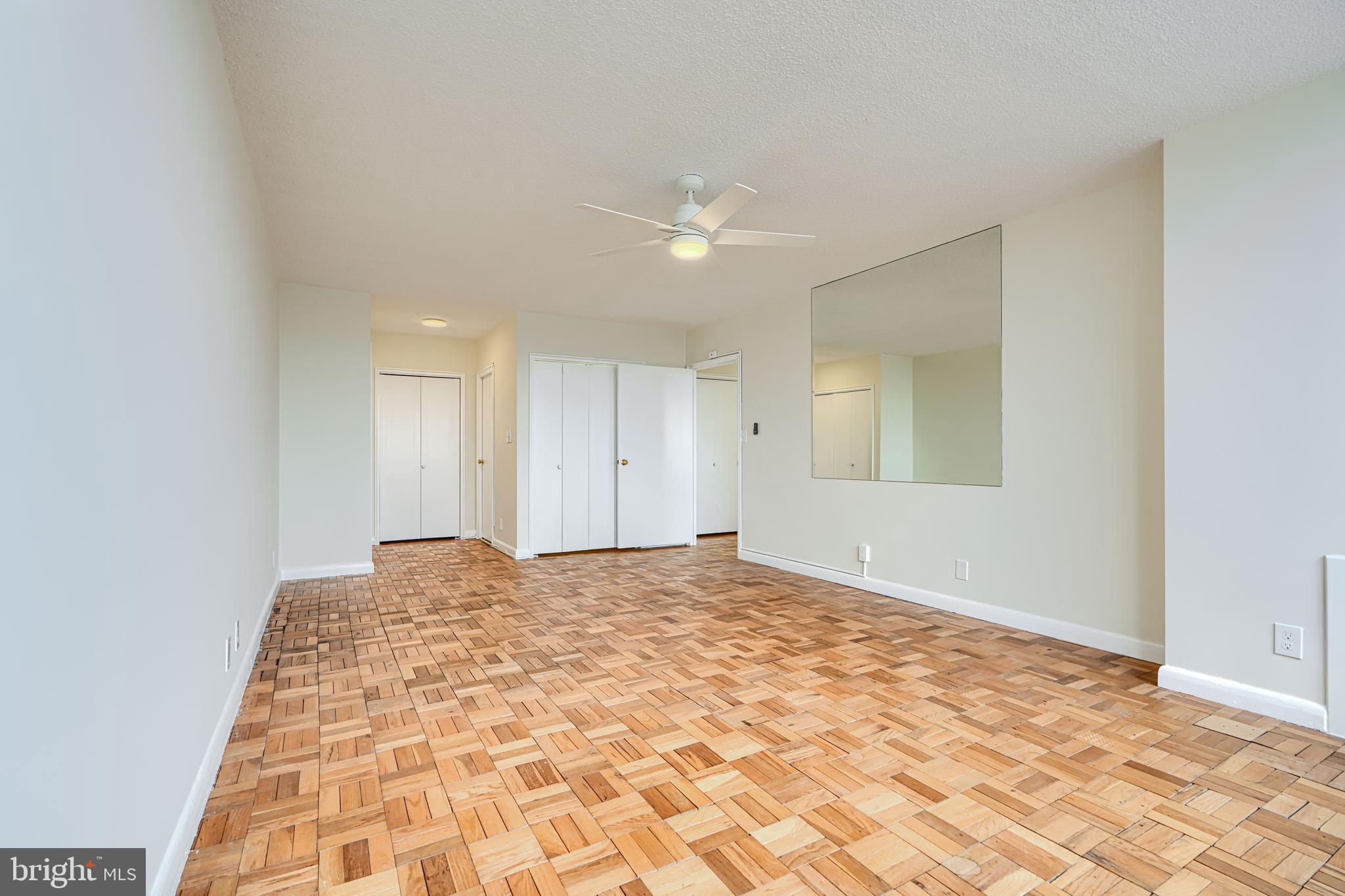 PARK TOWERS EAST - Residential