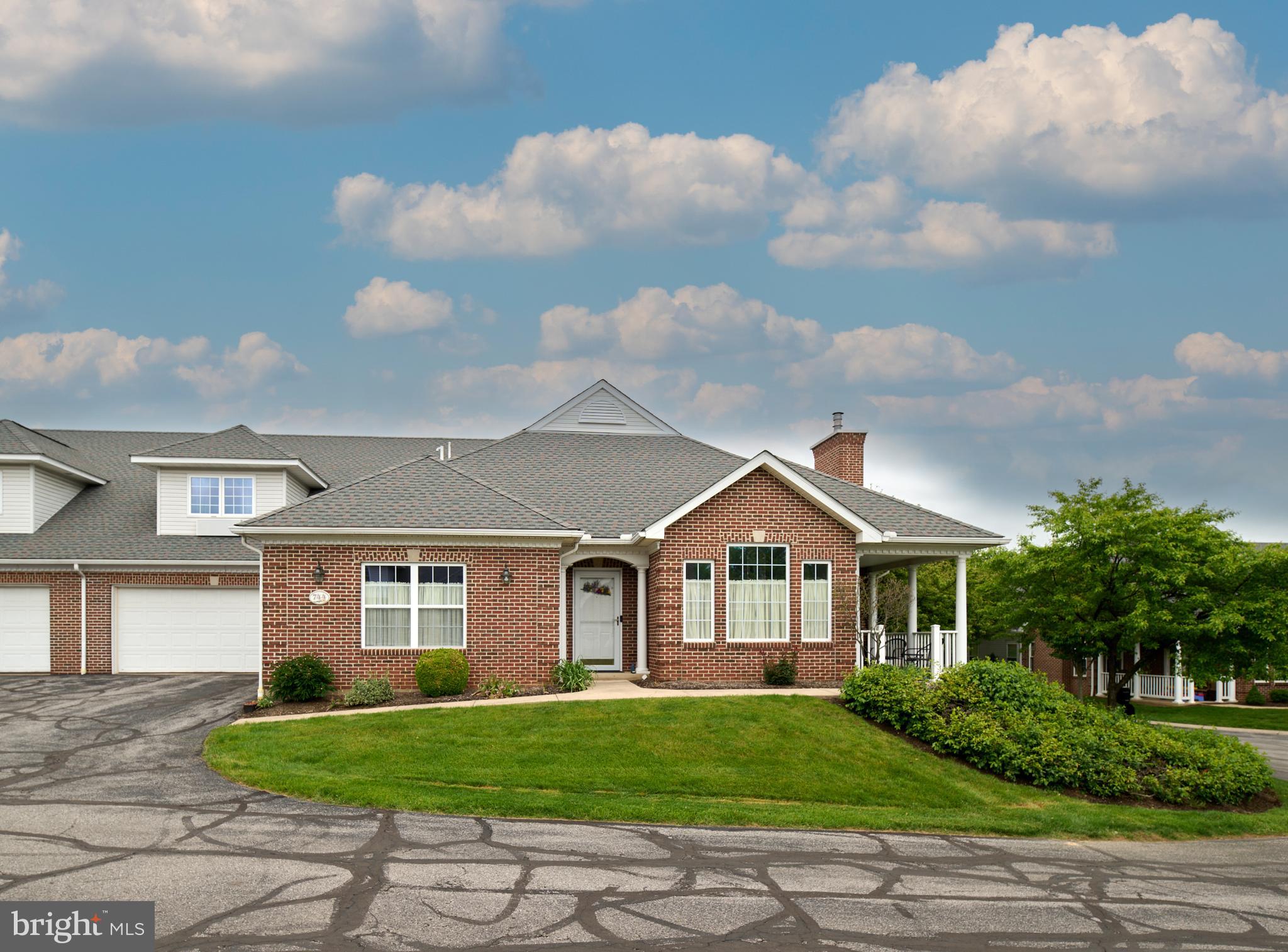 ENGLISH MEADOWS - Residential