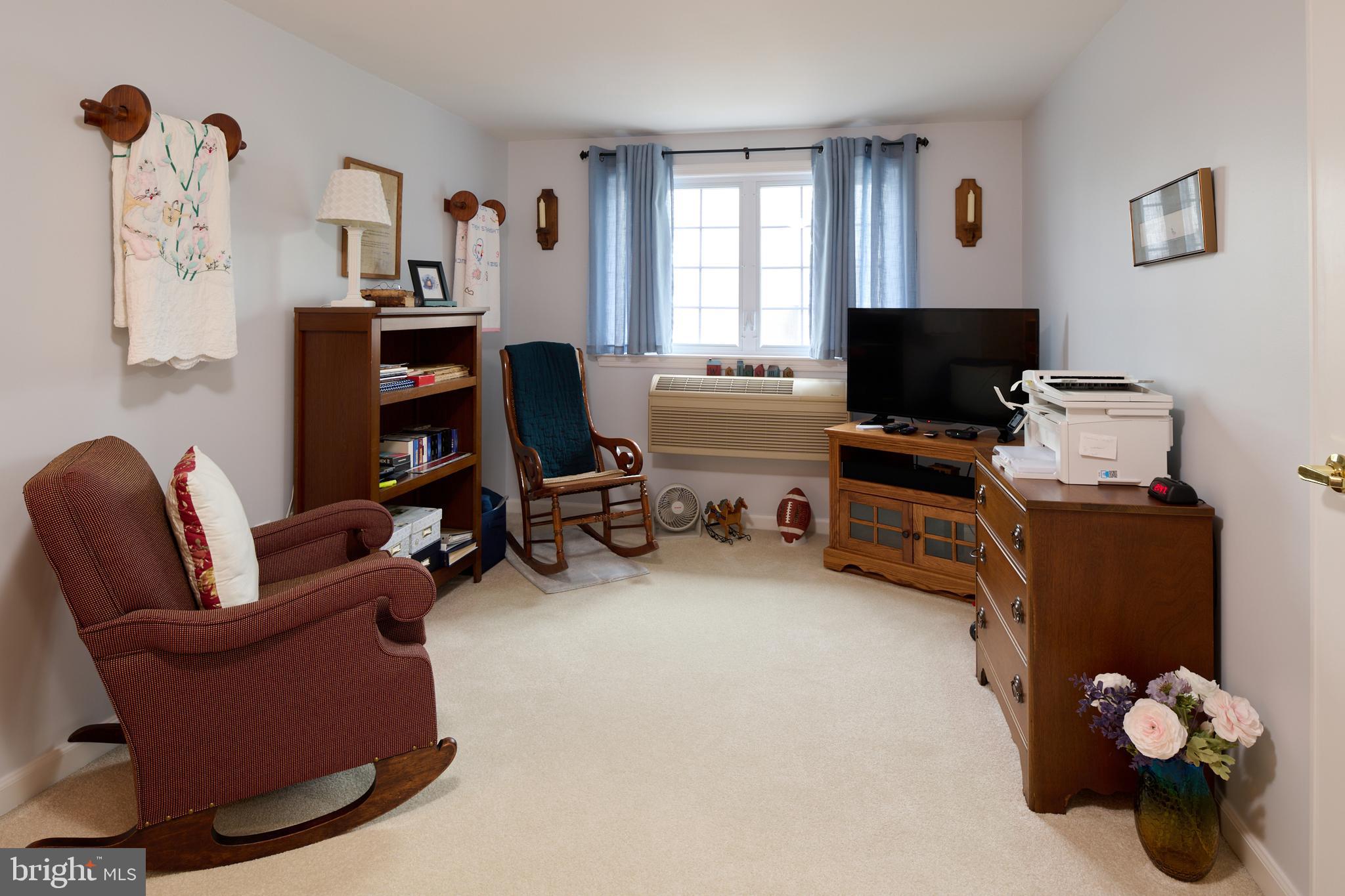 ENGLISH MEADOWS - Residential