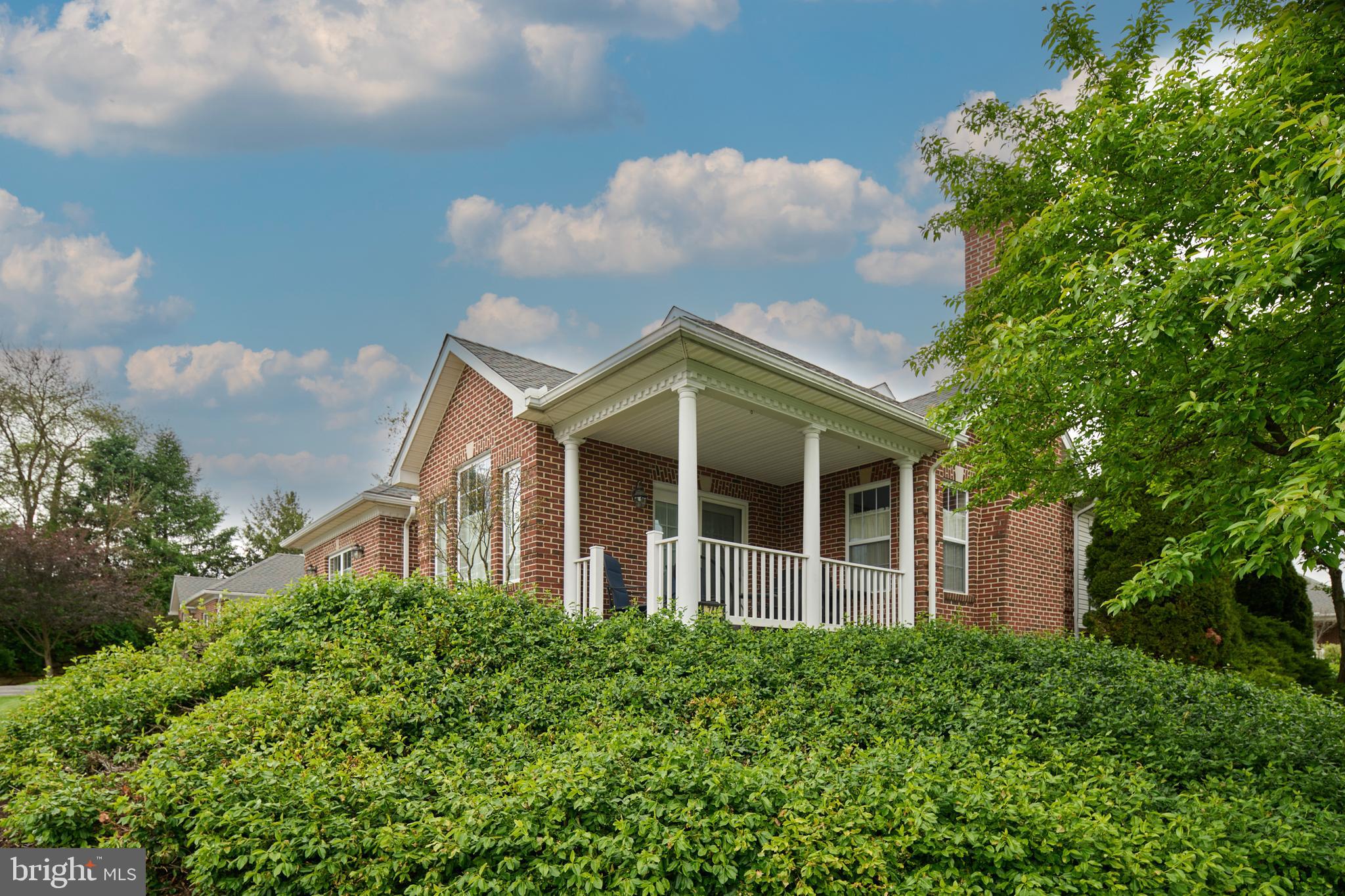 ENGLISH MEADOWS - Residential