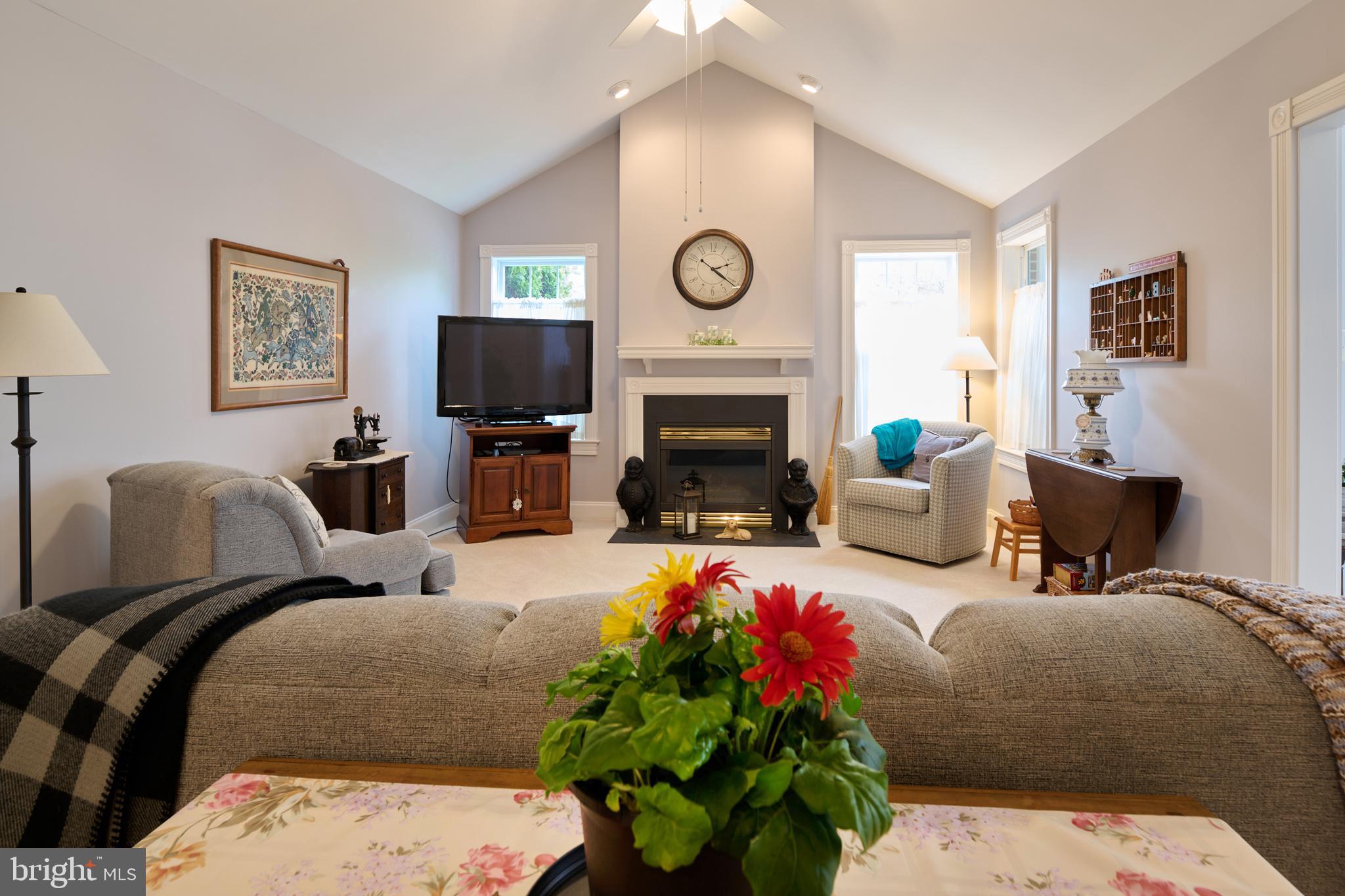 ENGLISH MEADOWS - Residential
