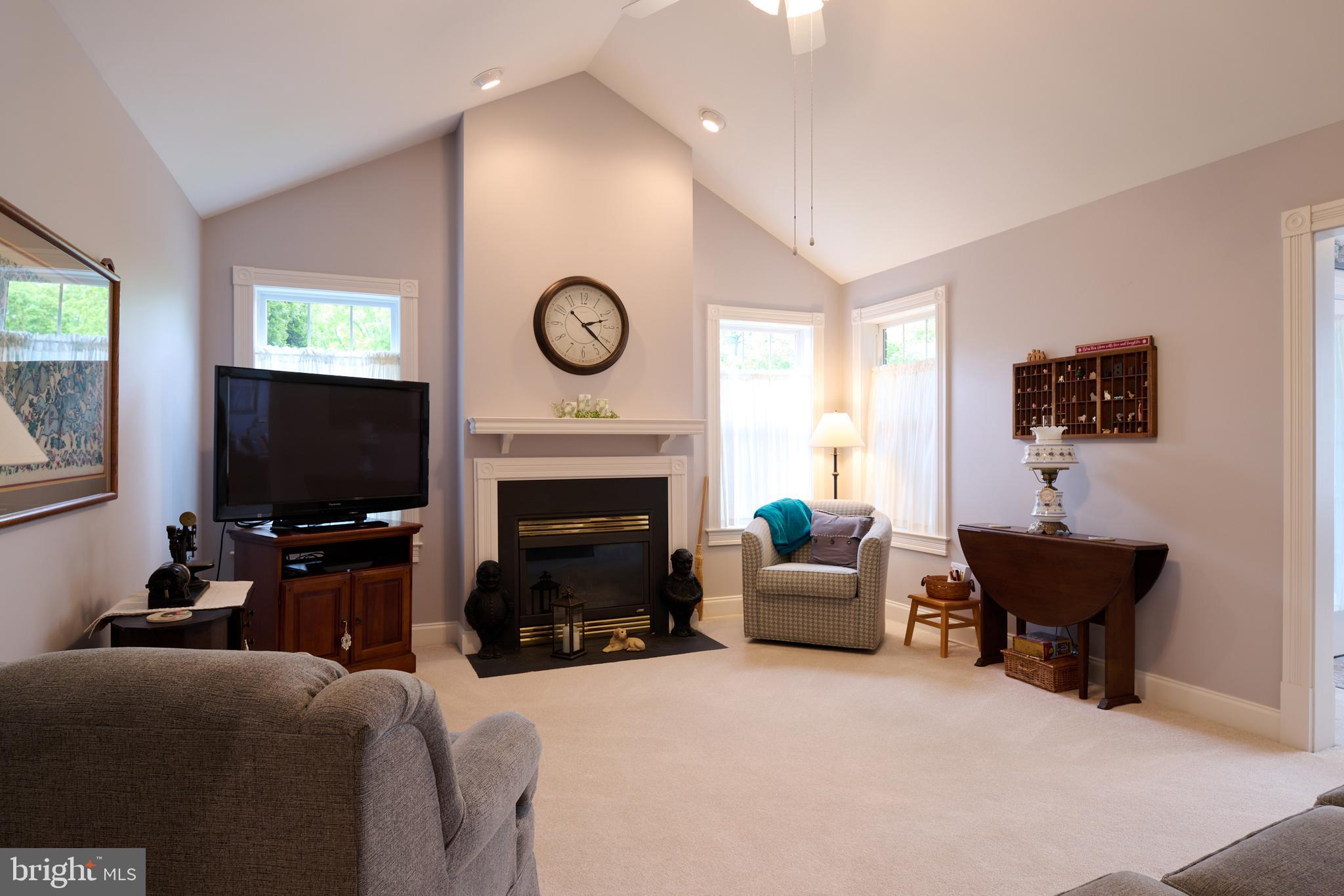 ENGLISH MEADOWS - Residential
