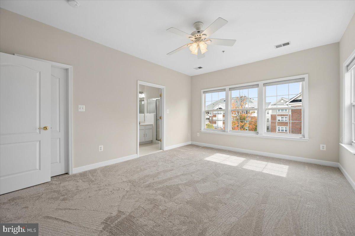 616 GARDEN VIEW SQUARE