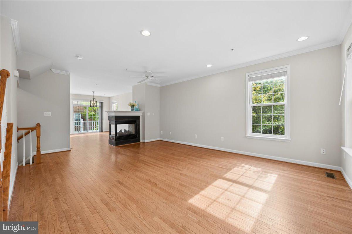 616 GARDEN VIEW SQUARE