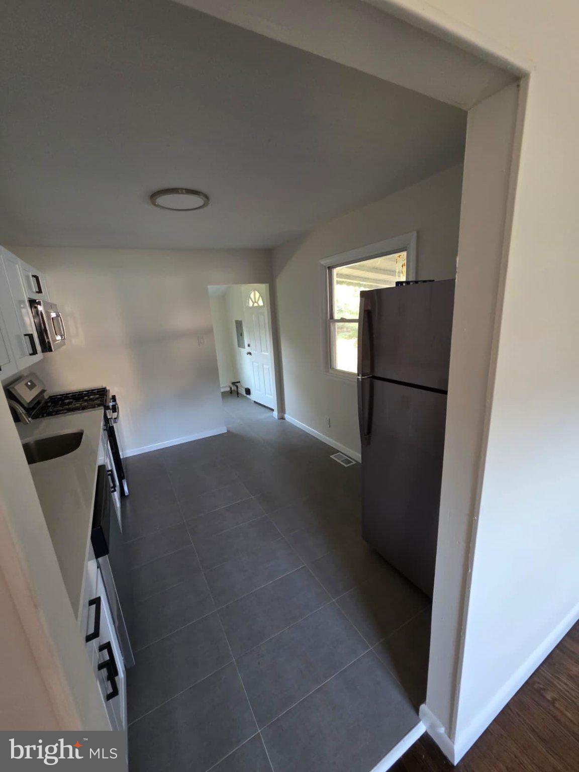 83 W 8TH STREET