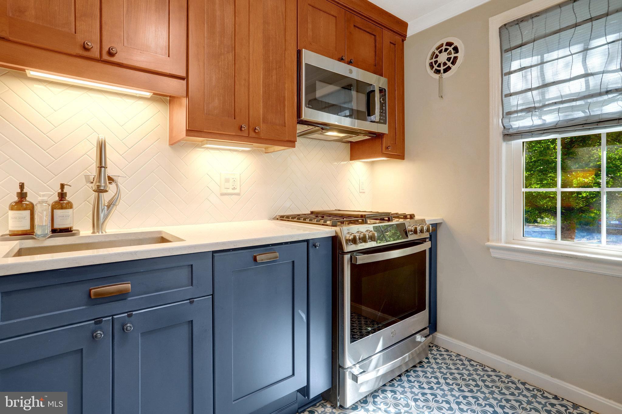 BELLE VIEW - Residential Lease