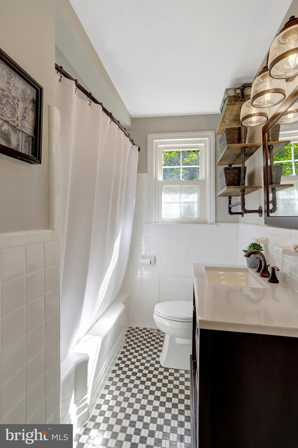 BELLE VIEW - Residential Lease