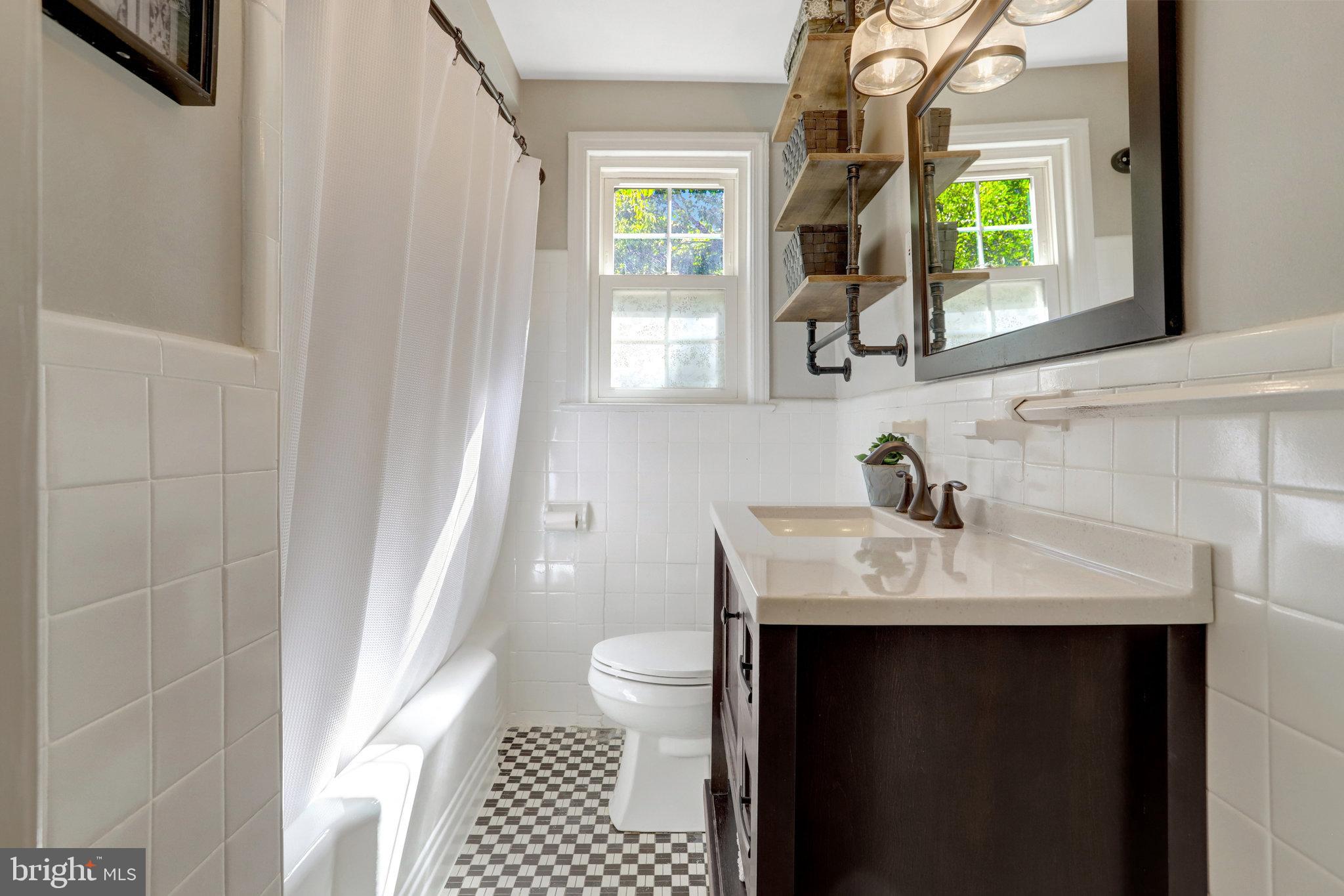 BELLE VIEW - Residential Lease